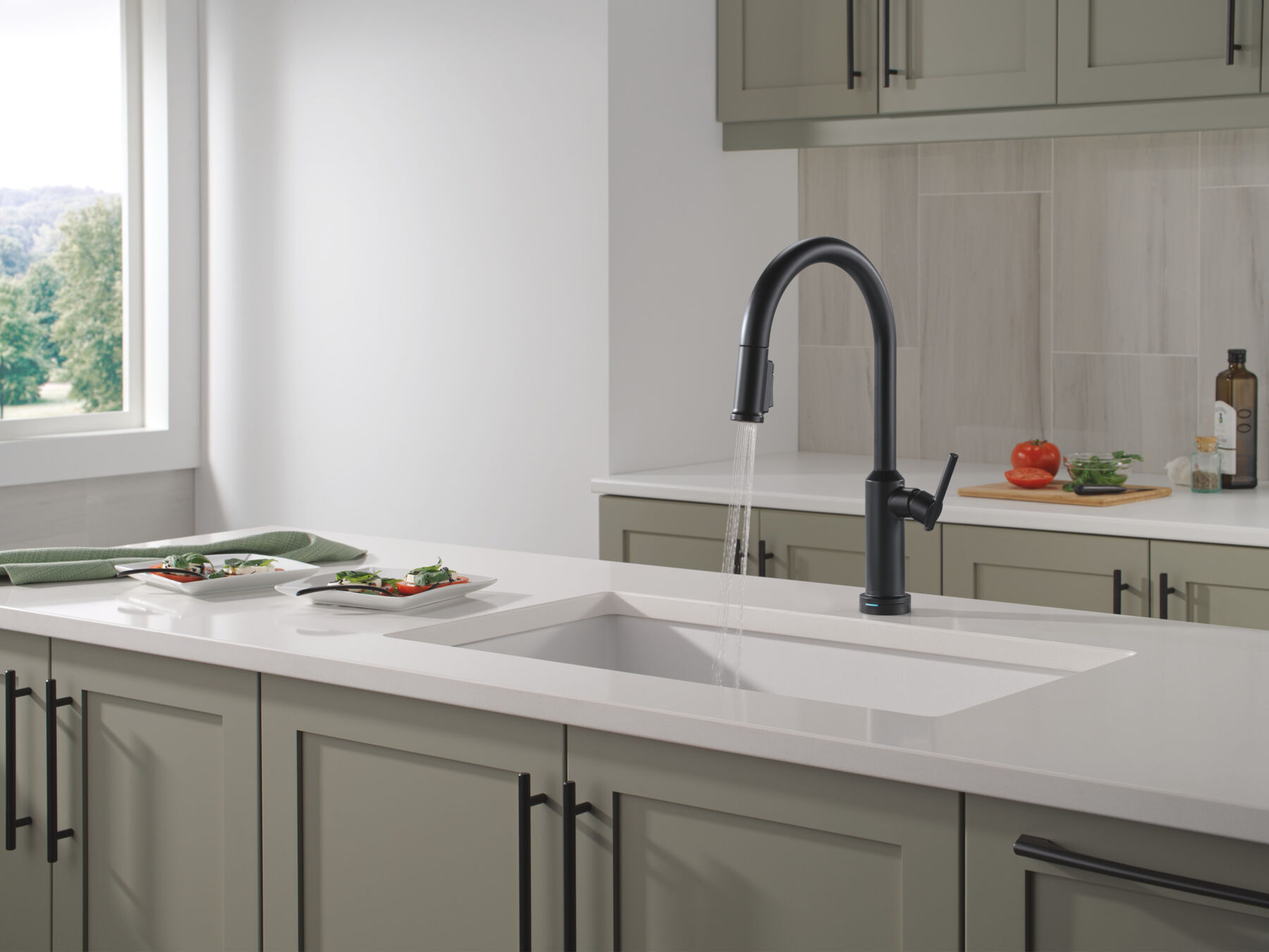 Touch2O&reg; Technology Kitchen Faucet with Touchless Technology, image 13