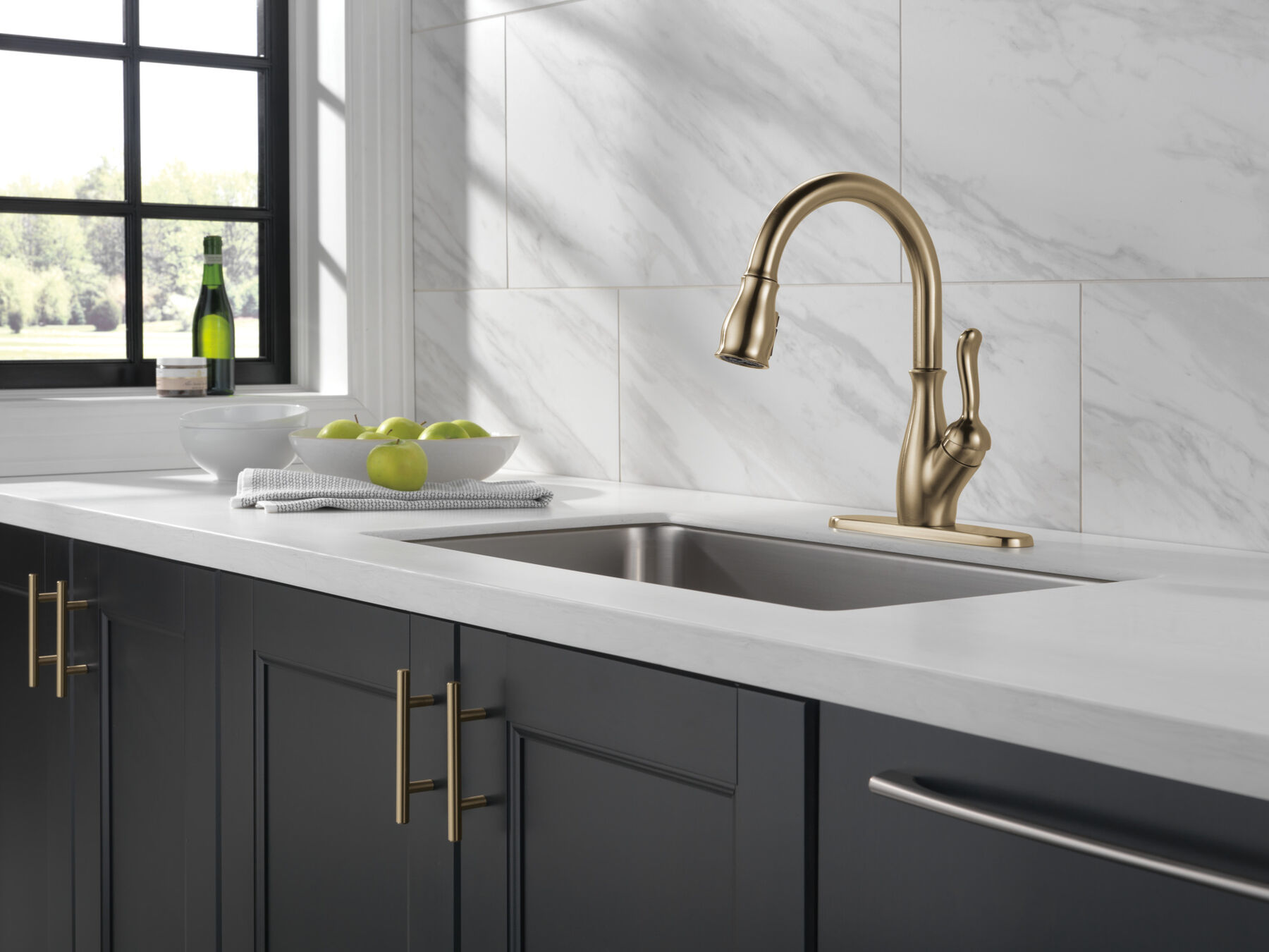 Single Handle Pull-Down Kitchen Faucet with ShieldSpray® Technology, image 2