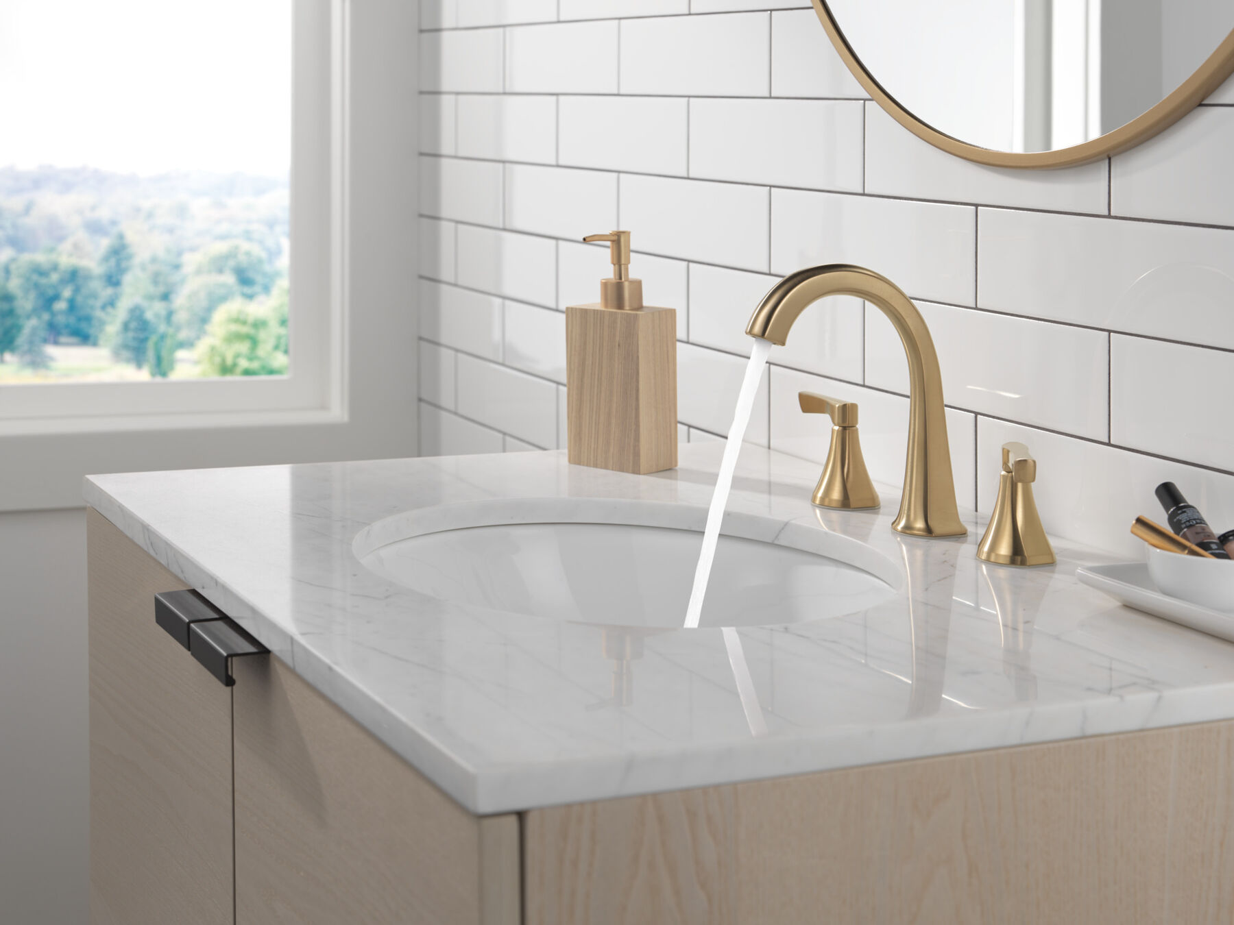 Two Handle Widespread Bathroom Faucet (Recertified)