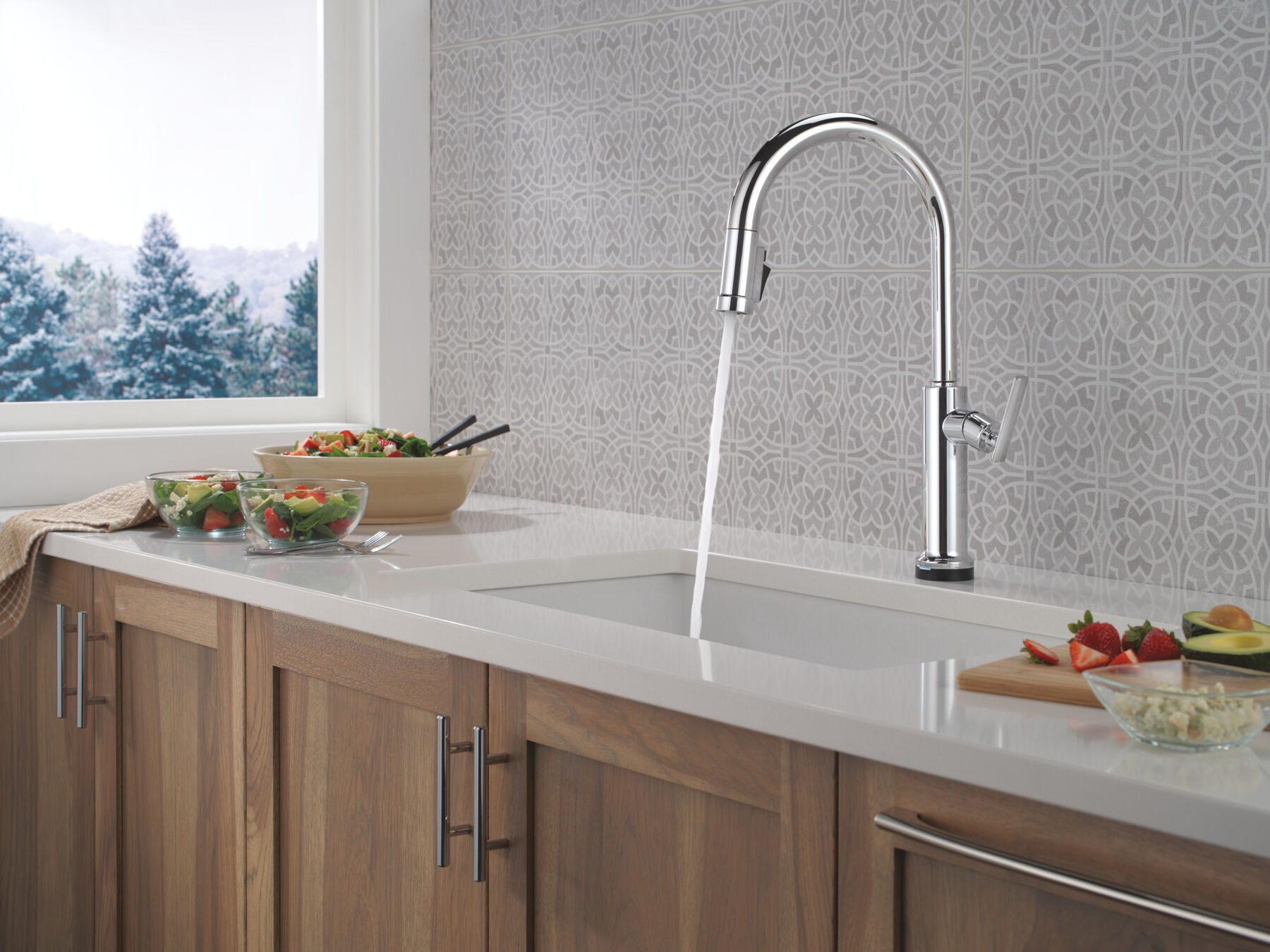Touch2O&reg; Technology Kitchen Faucet with Touchless Technology