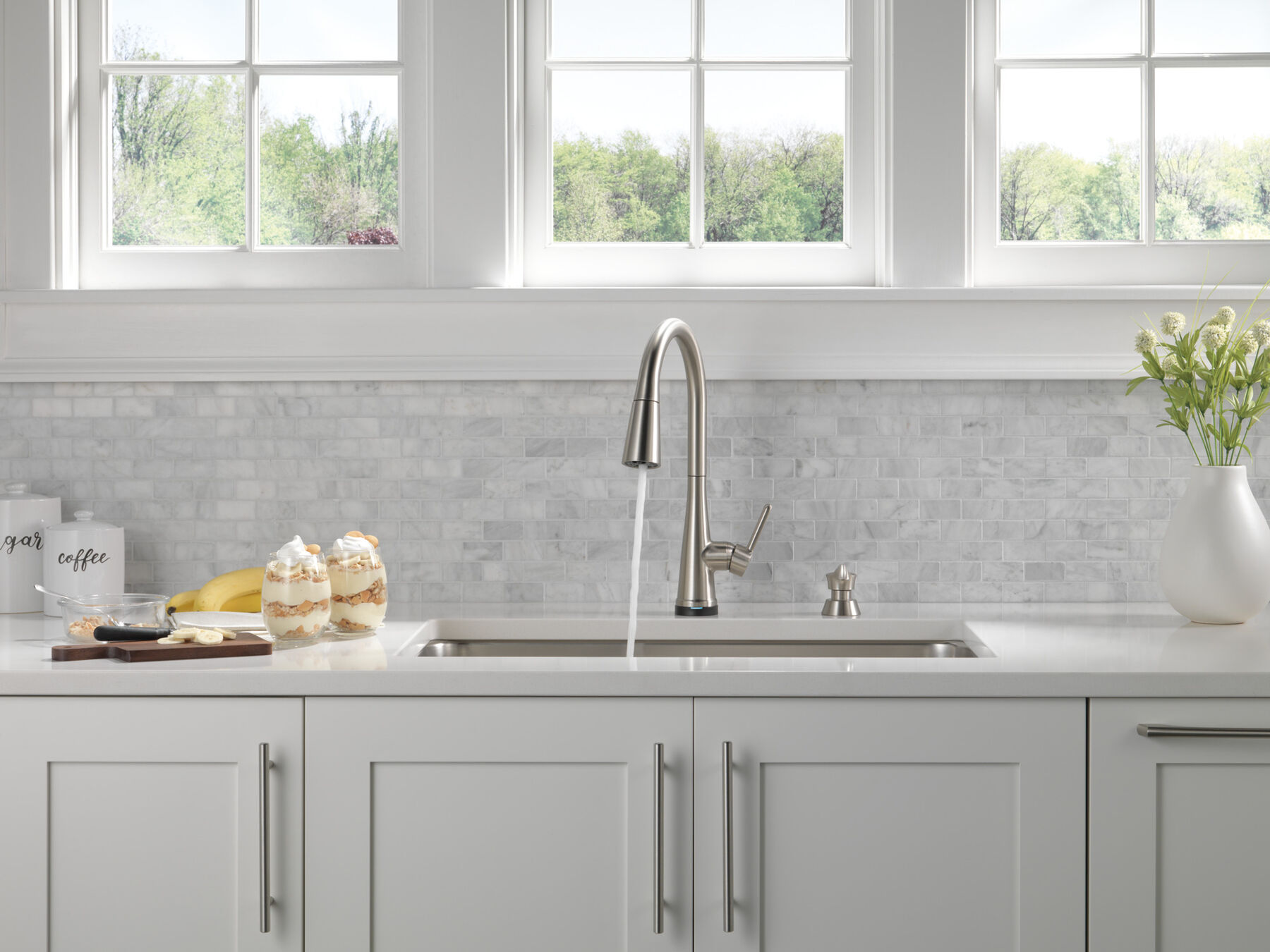 Single Handle Pull-Down Kitchen Faucet with Soap Dispenser and Touch<sub>2</sub>O&reg; Technology Technology