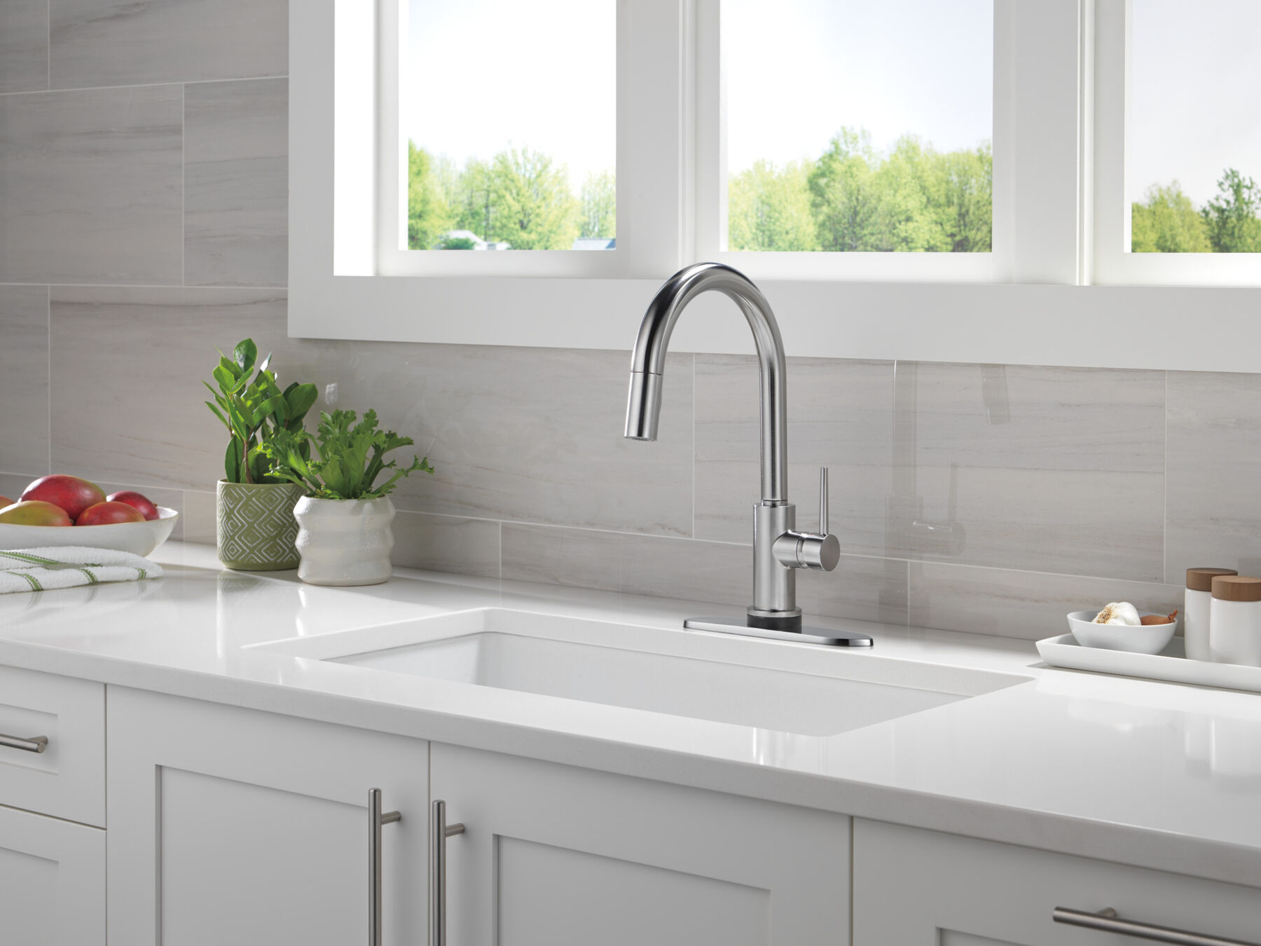 Touchless Pull-Down Kitchen Faucet (Recertified)