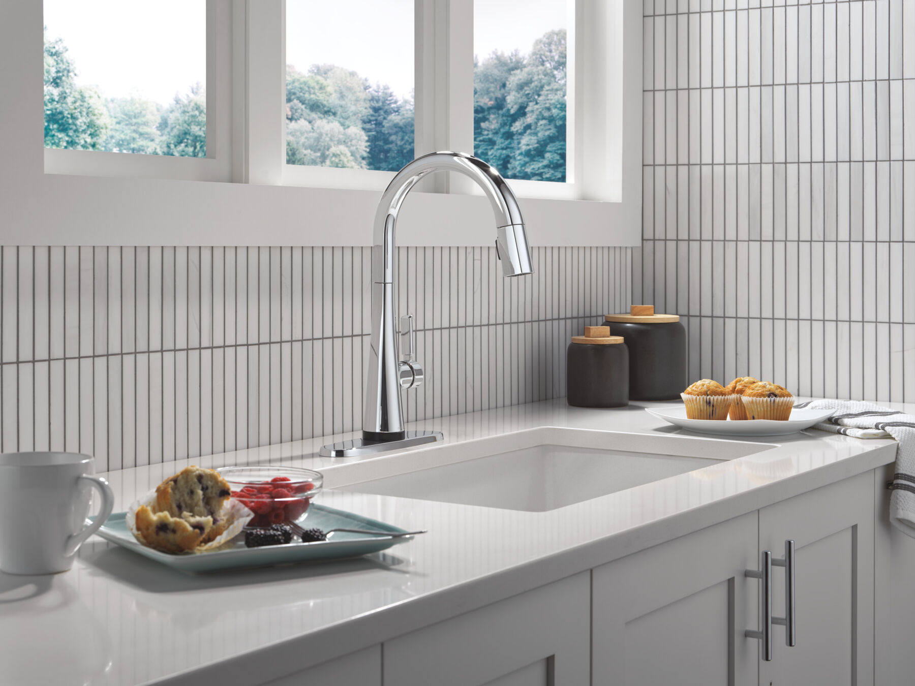 Touch<sub>2</sub>O® Technology Kitchen Faucet with Touchless Technology, image 9