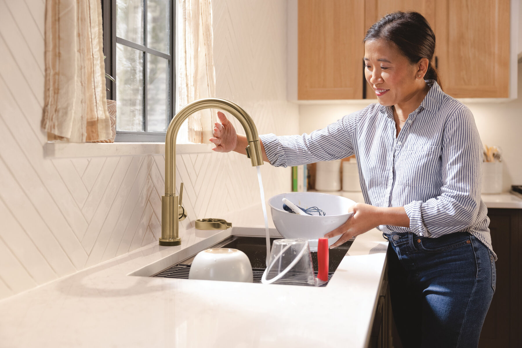 VoiceIQ® Kitchen Faucet with Touch<sub>2</sub>O® Technology with Touchless Technology, image 13