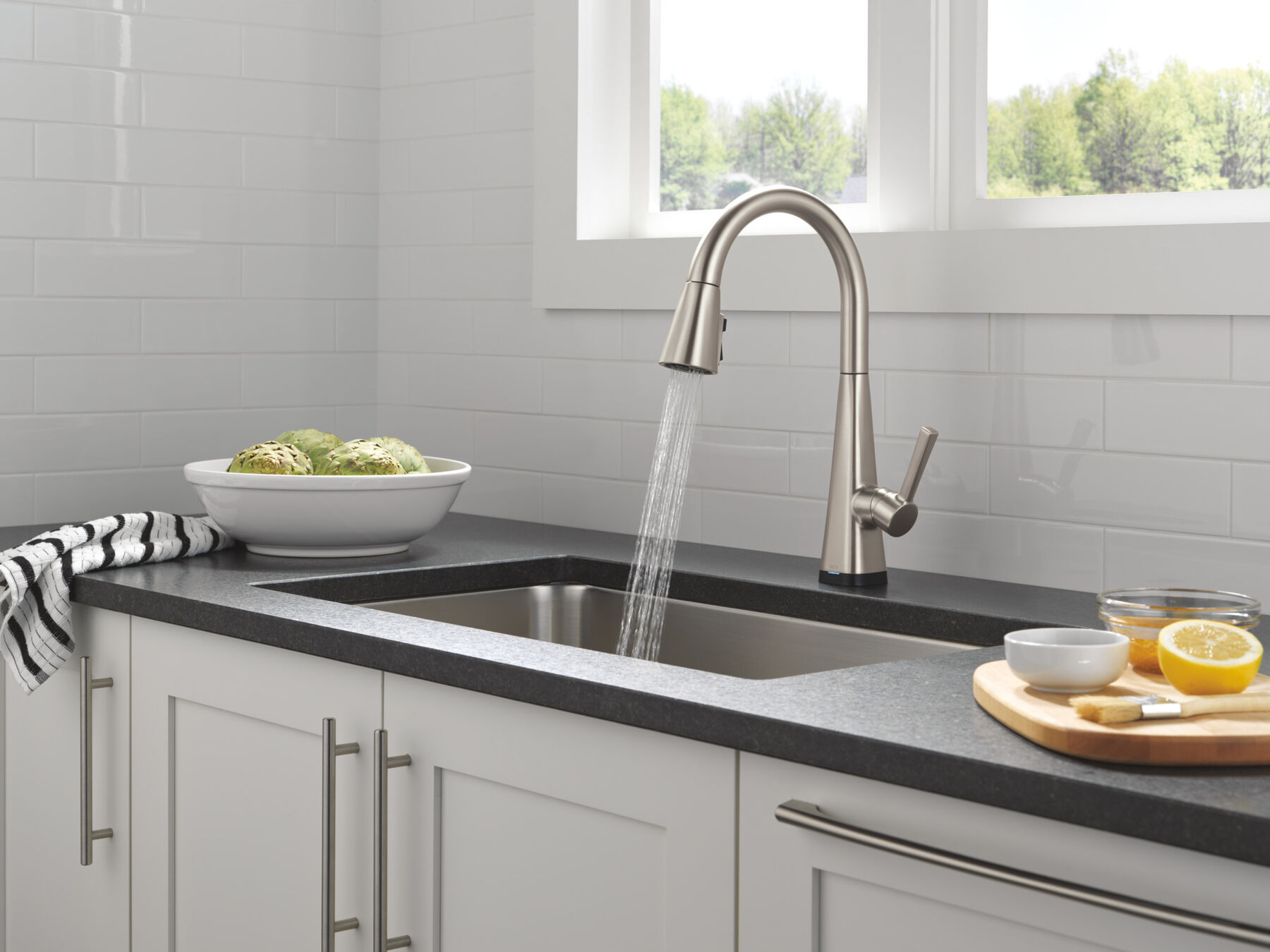 Single-Handle Pull-Down Kitchen Faucet with Touch<sub>2</sub>O® Technology, image 15