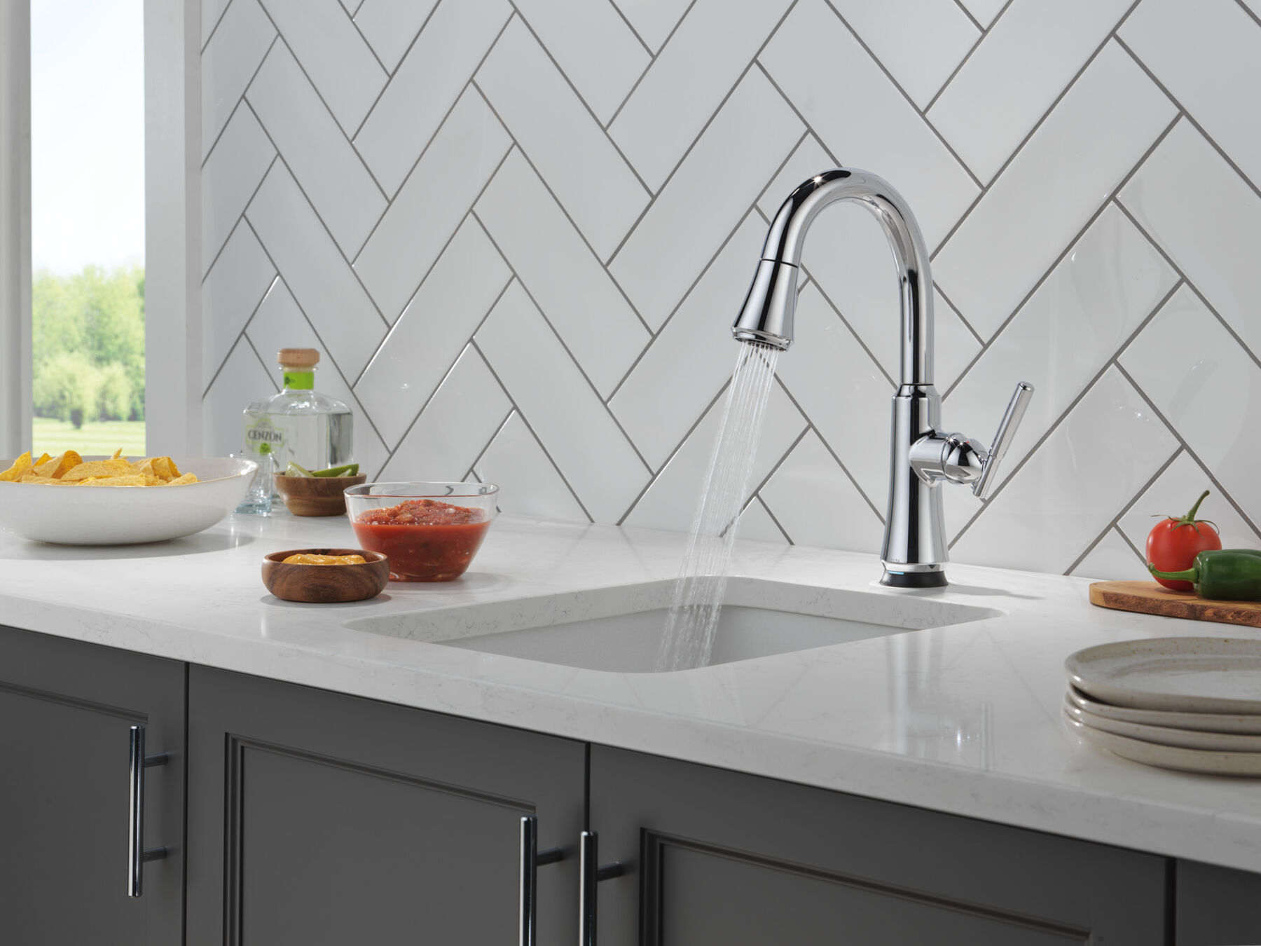 Touch2O® Bar / Prep Faucet with Touchless Technology, image 8