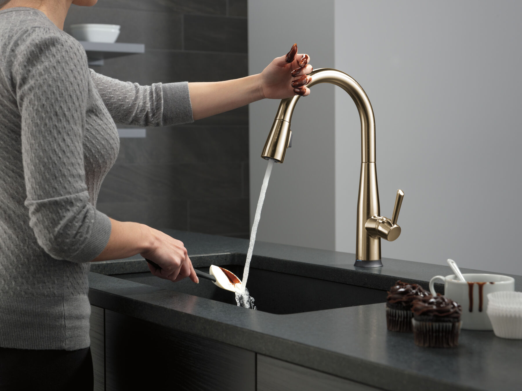 Single Handle Touch2O Pull-Down Kitchen Faucet (Recertified)