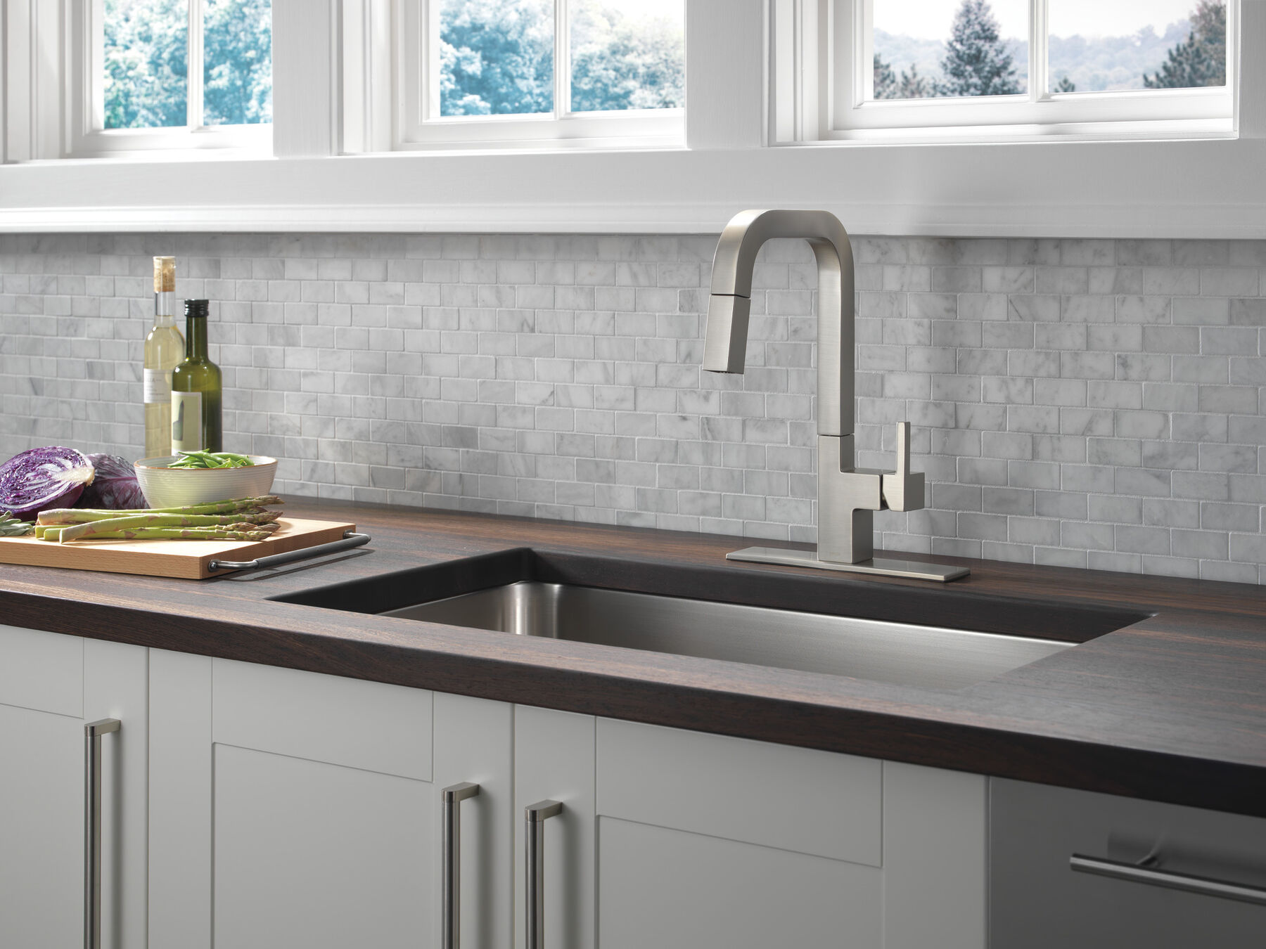Single-Handle Pull-Down Kitchen Faucet, image 2