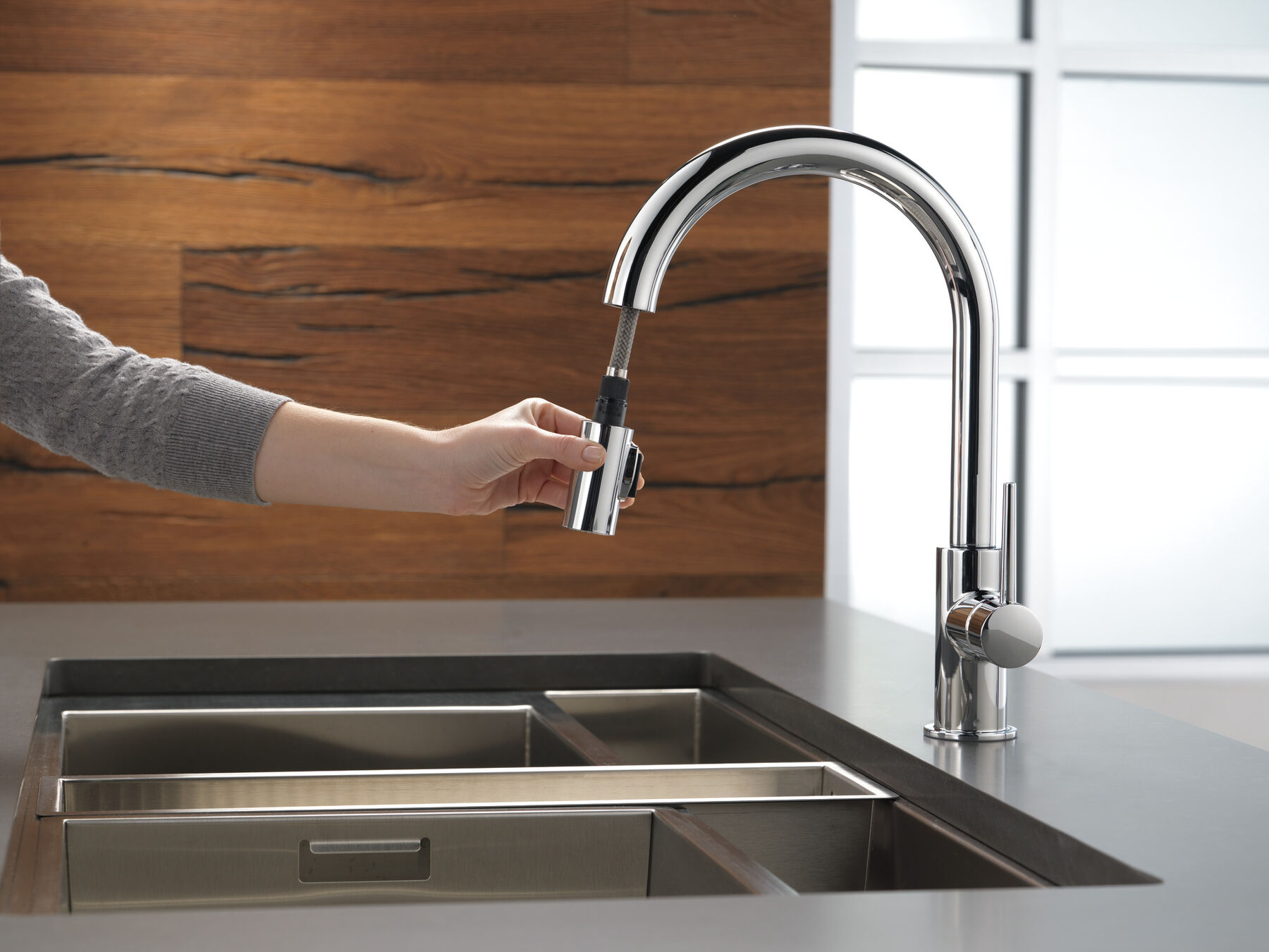 Single Handle Pull-Down Kitchen Faucet (Recertified), image 4