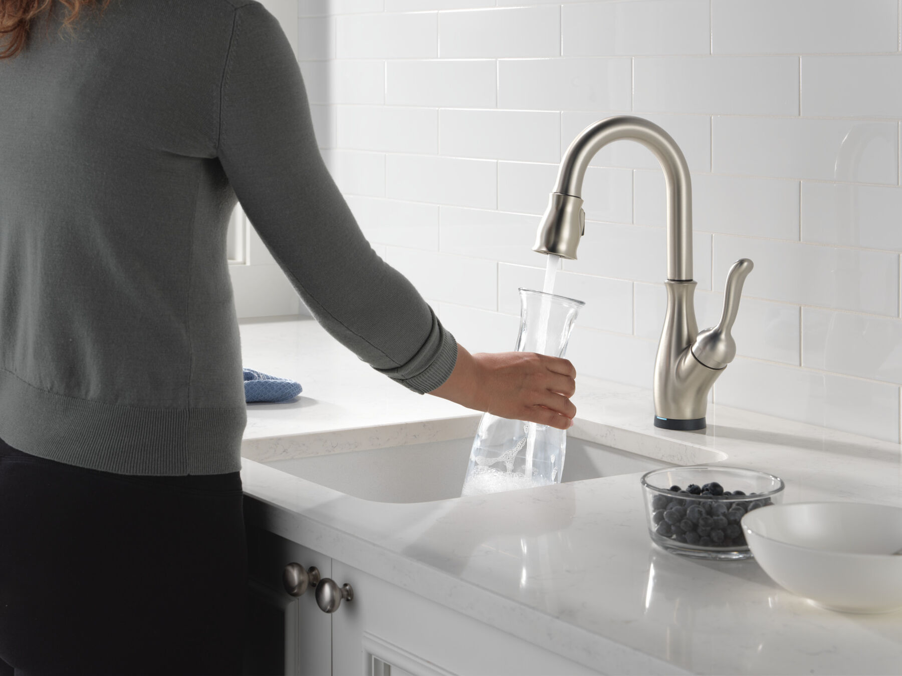 Touch2O® Bar / Prep Faucet with Touchless Technology, image 7