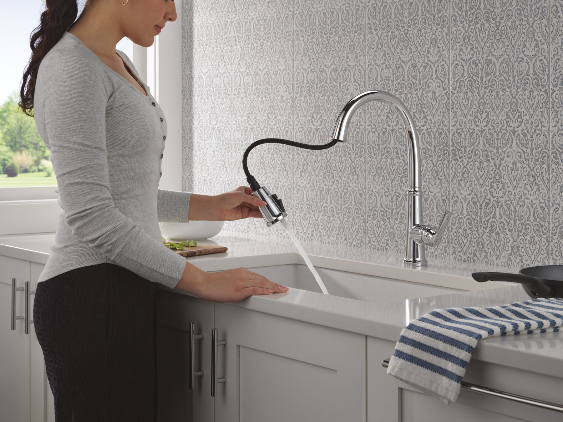 Single Handle Kitchen Pull-Down