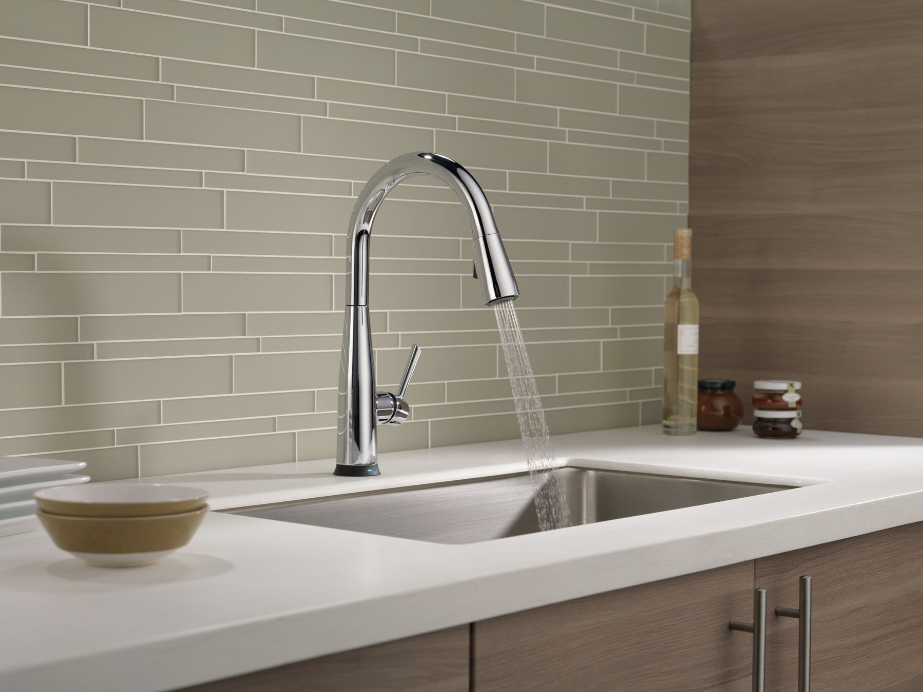 Single Handle Pull-Down Kitchen Faucet with Touch<sub>2</sub>O® Technology, image 17
