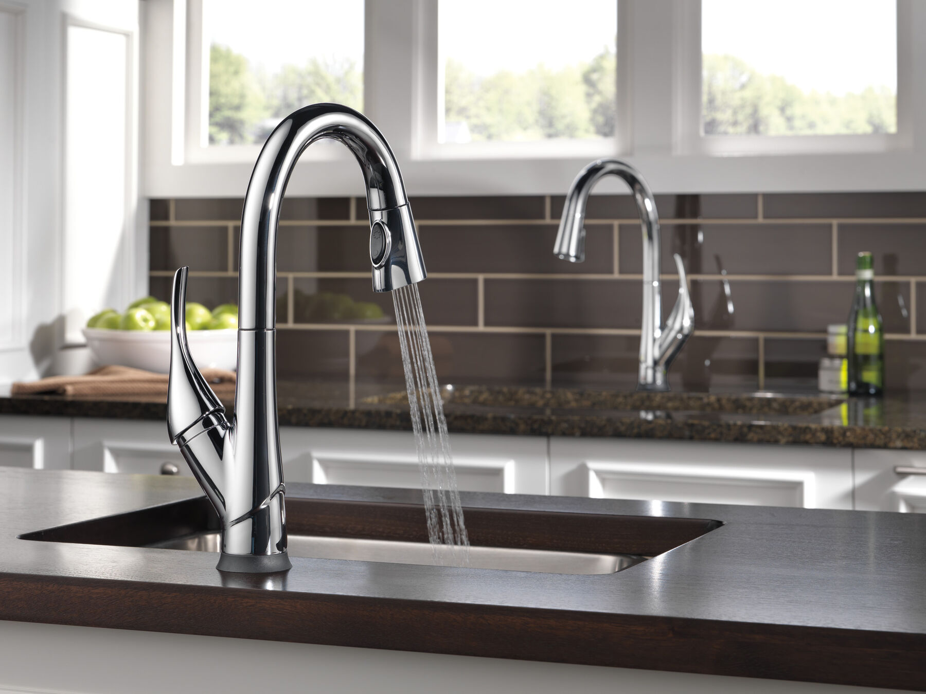 Single Handle Pull-Down Kitchen Faucet with ShieldSpray® Technology, image 4