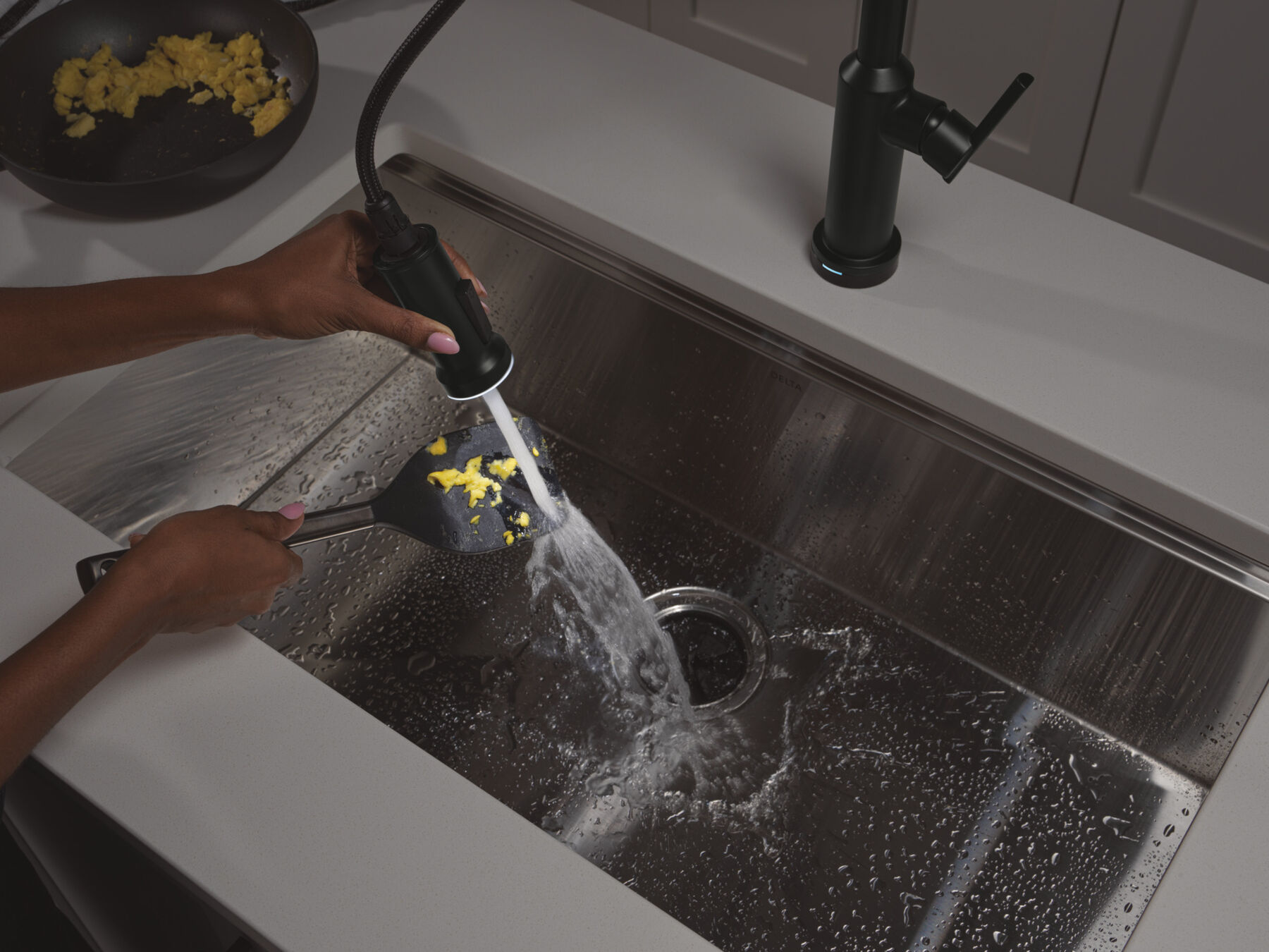 Touch2O&reg; Technology Kitchen Faucet with Touchless Technology, image 13
