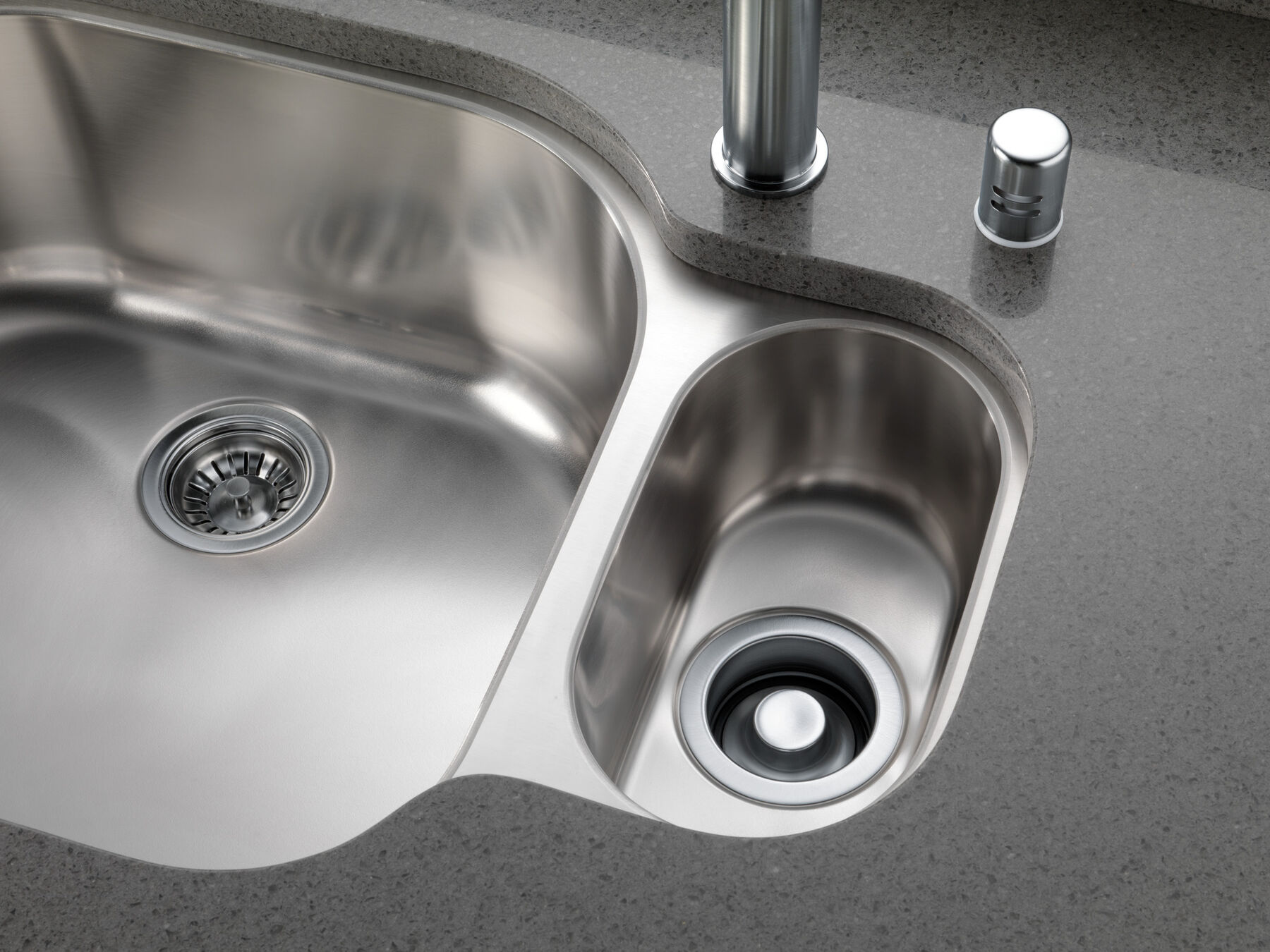 Single Handle Pull-Out Kitchen Faucet, image 3