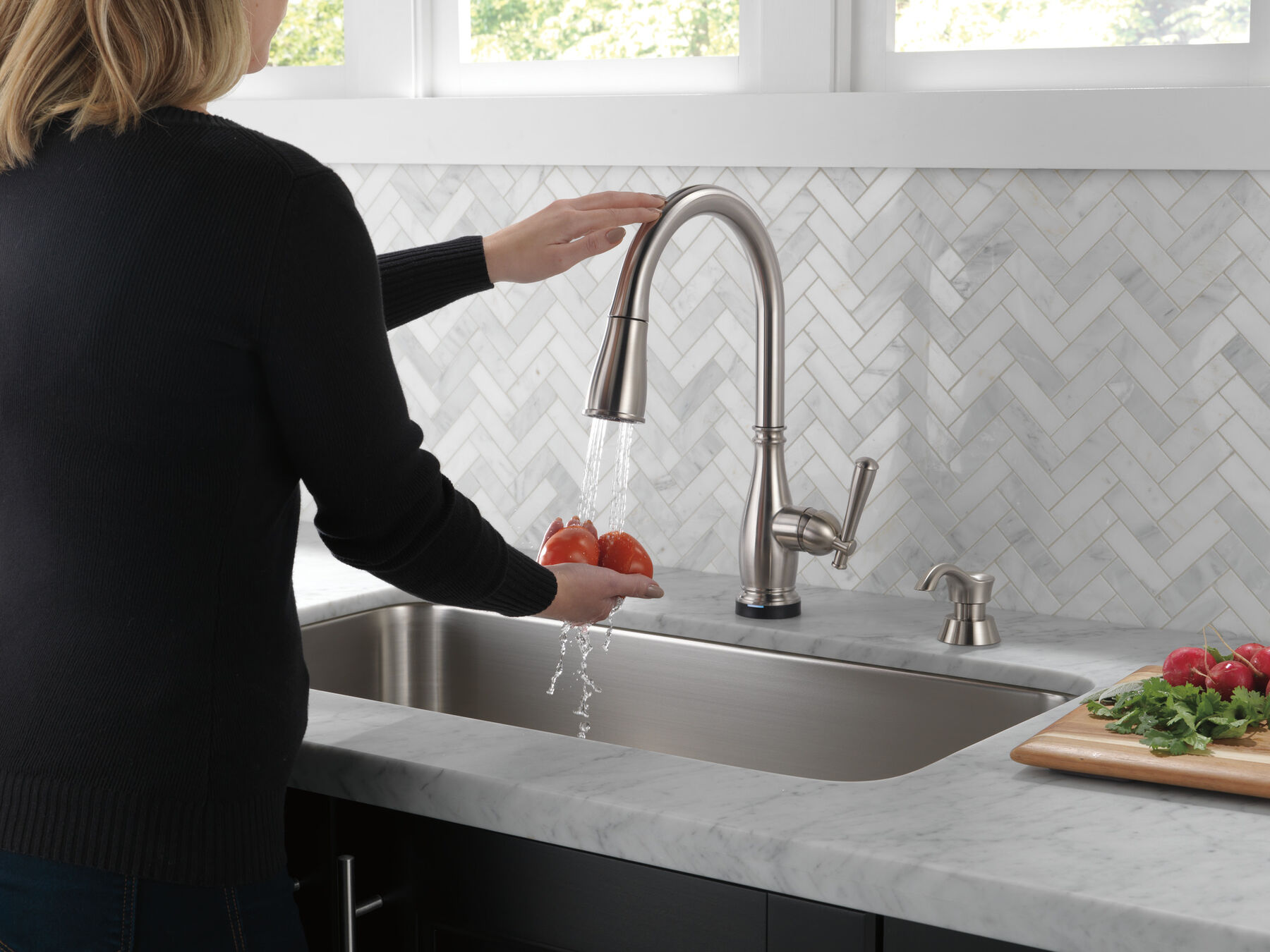 Single Handle Pull-Down Kitchen Faucet with Touch2O&reg; and ShieldSpray&reg; Technologies