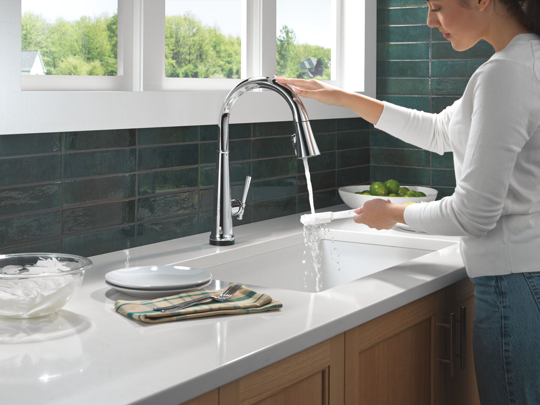Touch<sub>2</sub>O® Technology Kitchen Faucet with Touchless Technology, image 5
