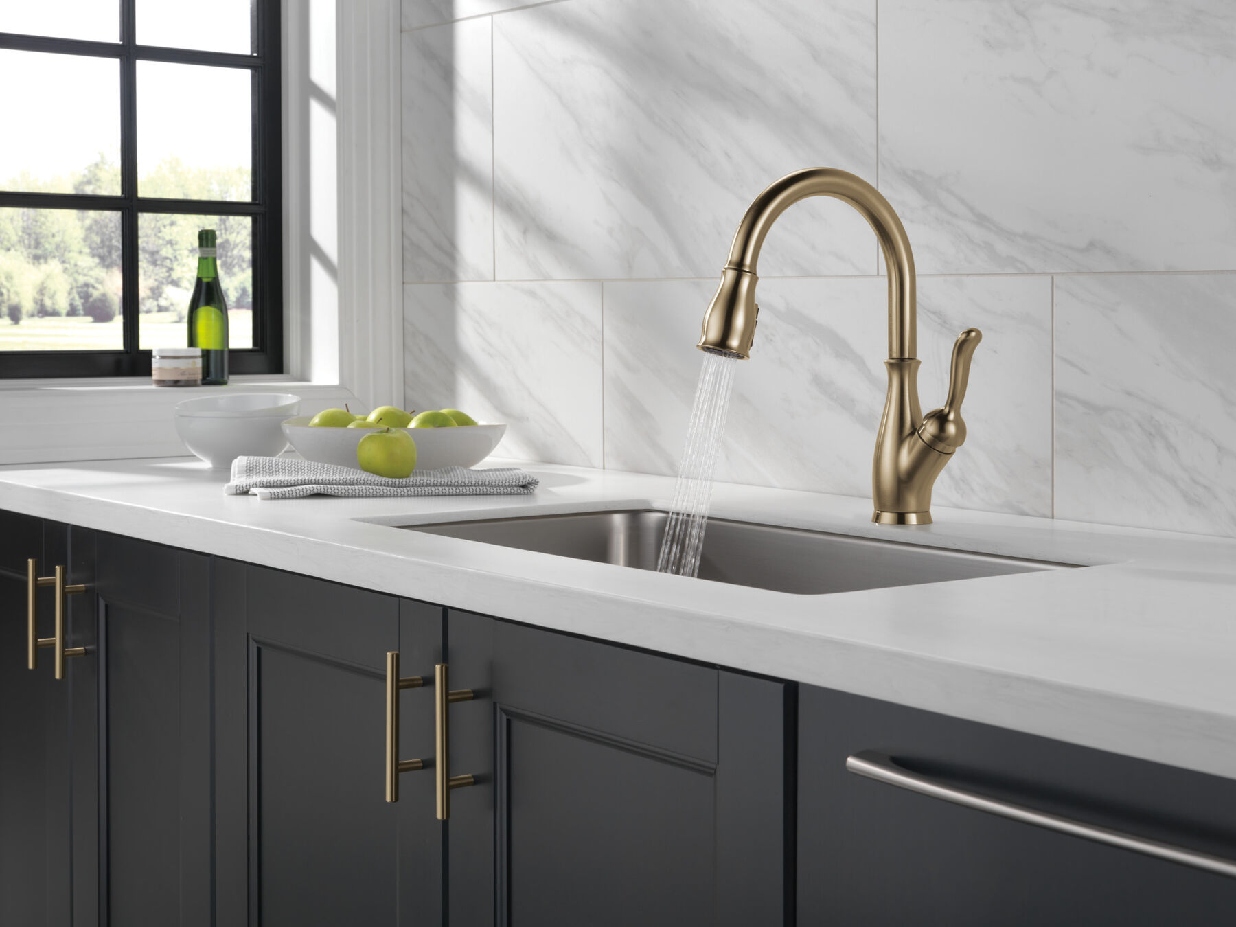 Single Handle Pull-Down Kitchen Faucet with ShieldSpray® Technology, image 7