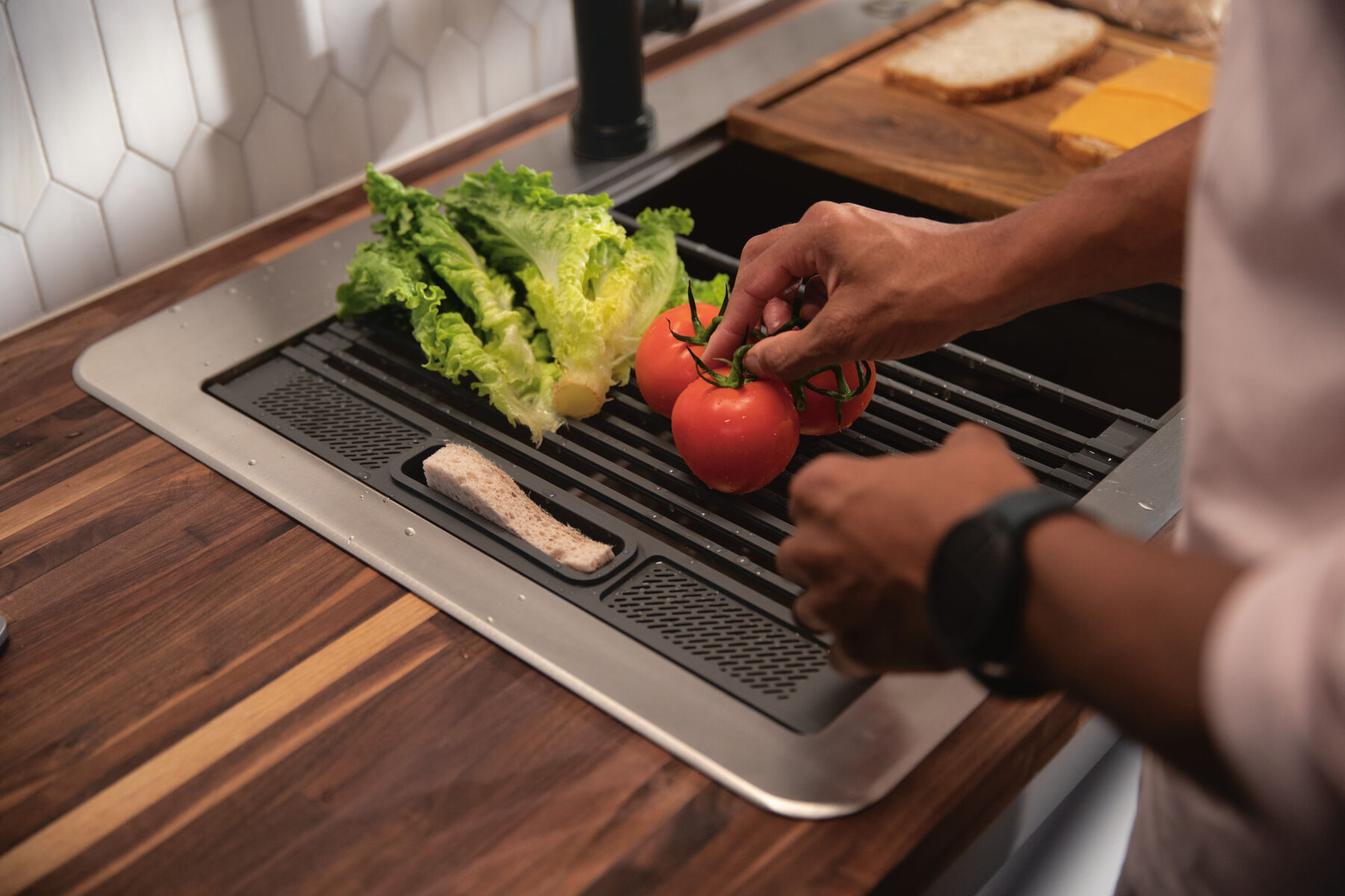 33” Workstation Kitchen Sink Drop-In Top Mount Stainless Steel Single Bowl with WorkFlow™ Ledge and Accessories, image 12