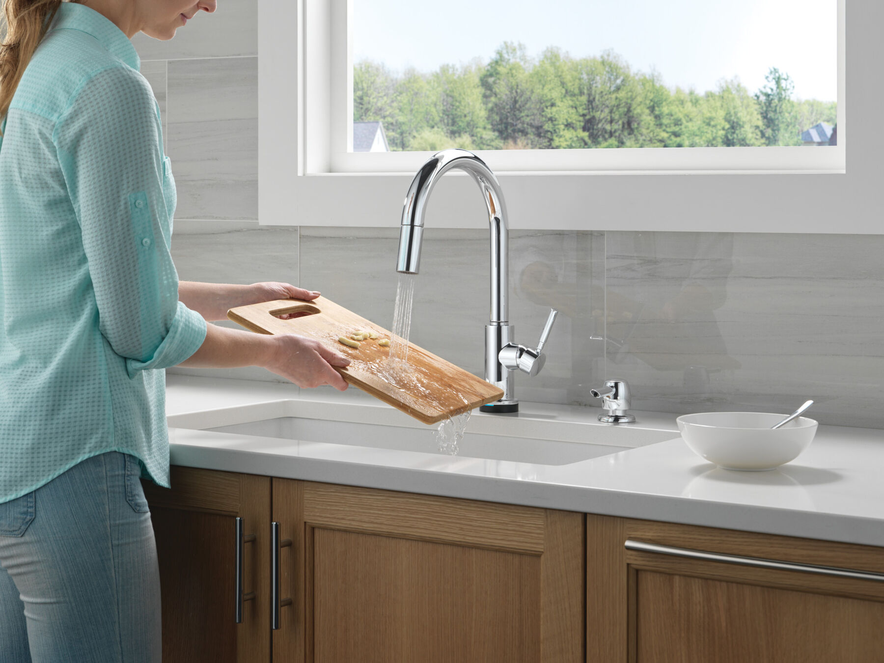 Single Handle Pull-Down Touch<sub>2</sub>O® Technology Kitchen Faucet with Touchless Technology, image 7