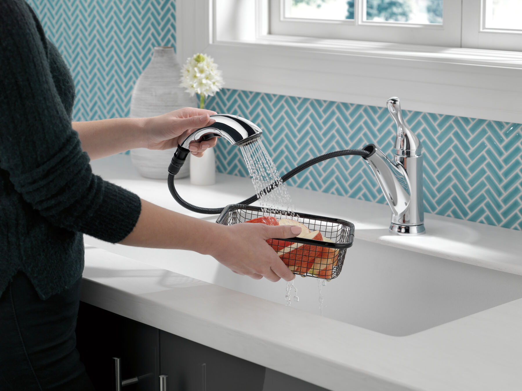 Single Handle Pull-Out Kitchen Faucet, image 7