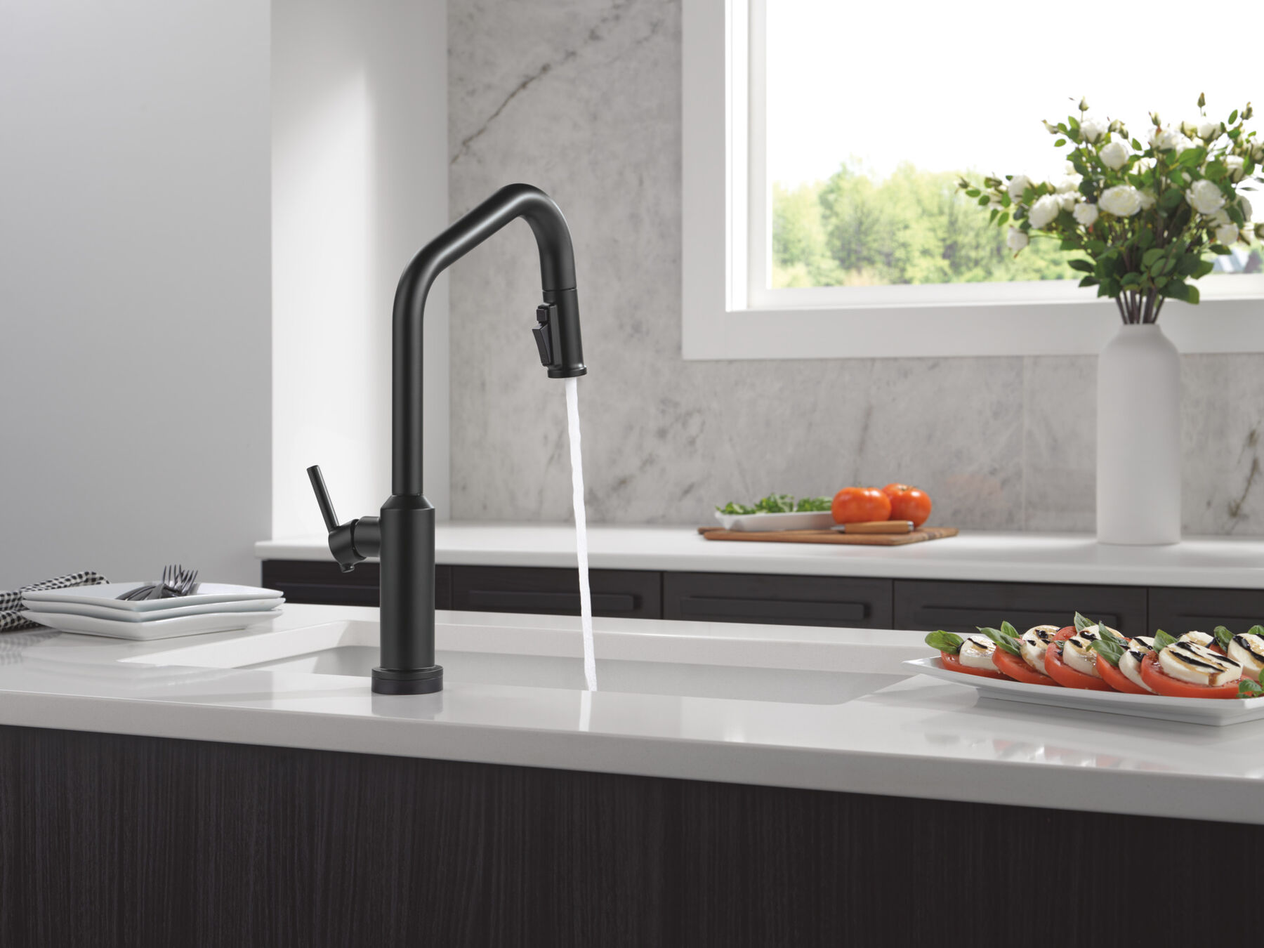 Touch2O&reg; Technology Kitchen Faucet with Touchless Technology, image 13