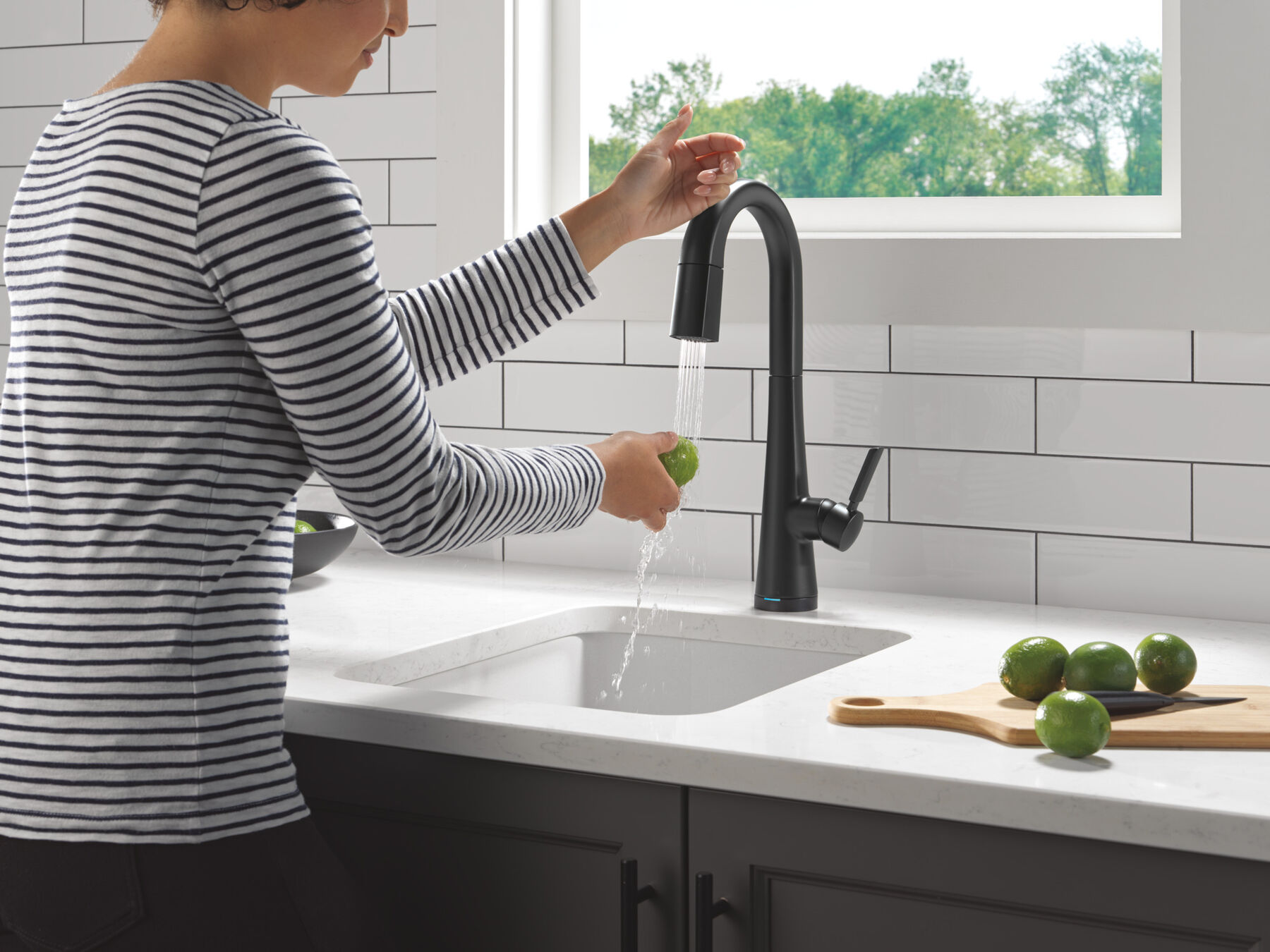 Touch2O® Bar / Prep Faucet with Touchless Technology, image 4