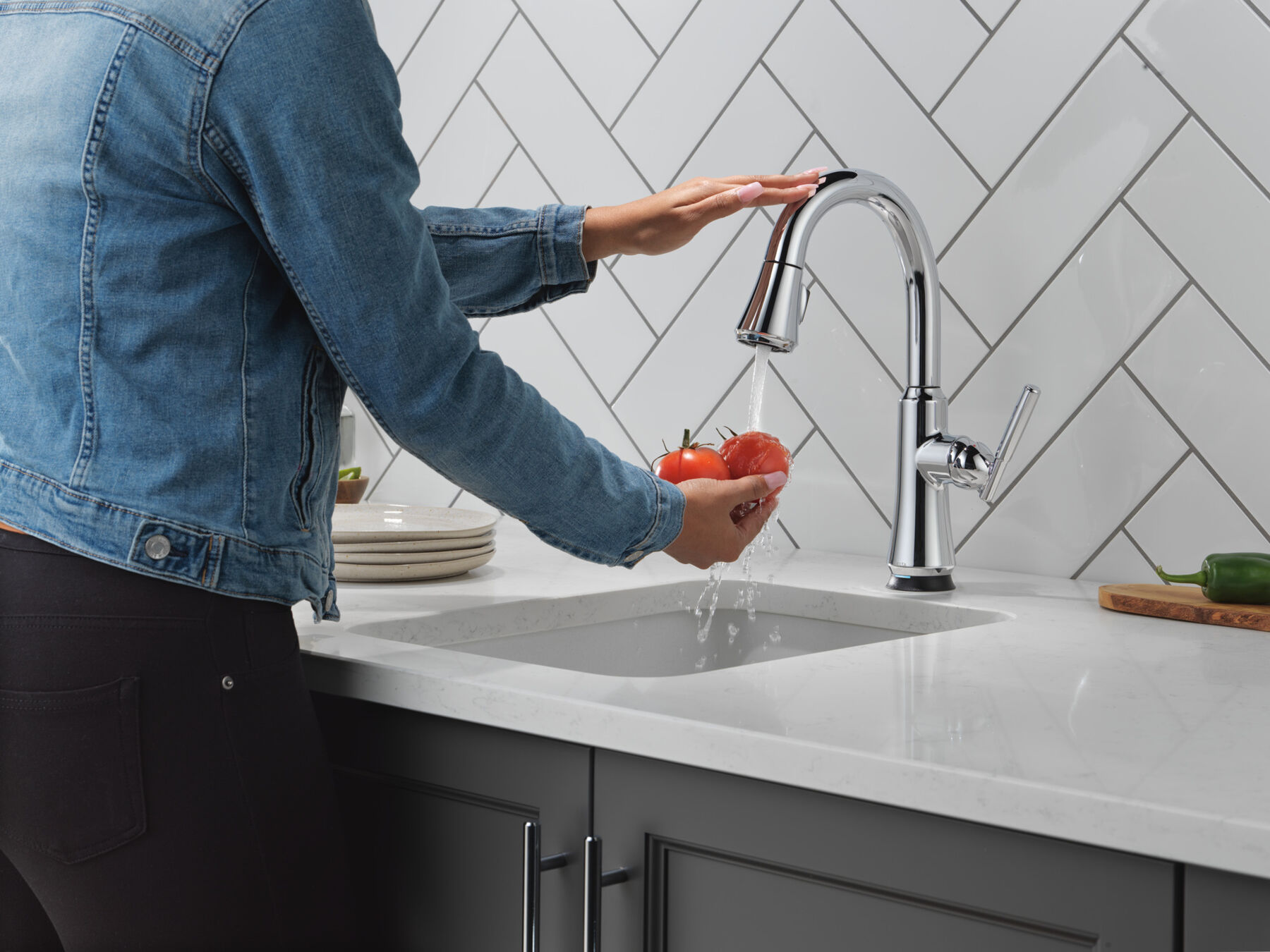 Touch2O® Bar / Prep Faucet with Touchless Technology, image 4