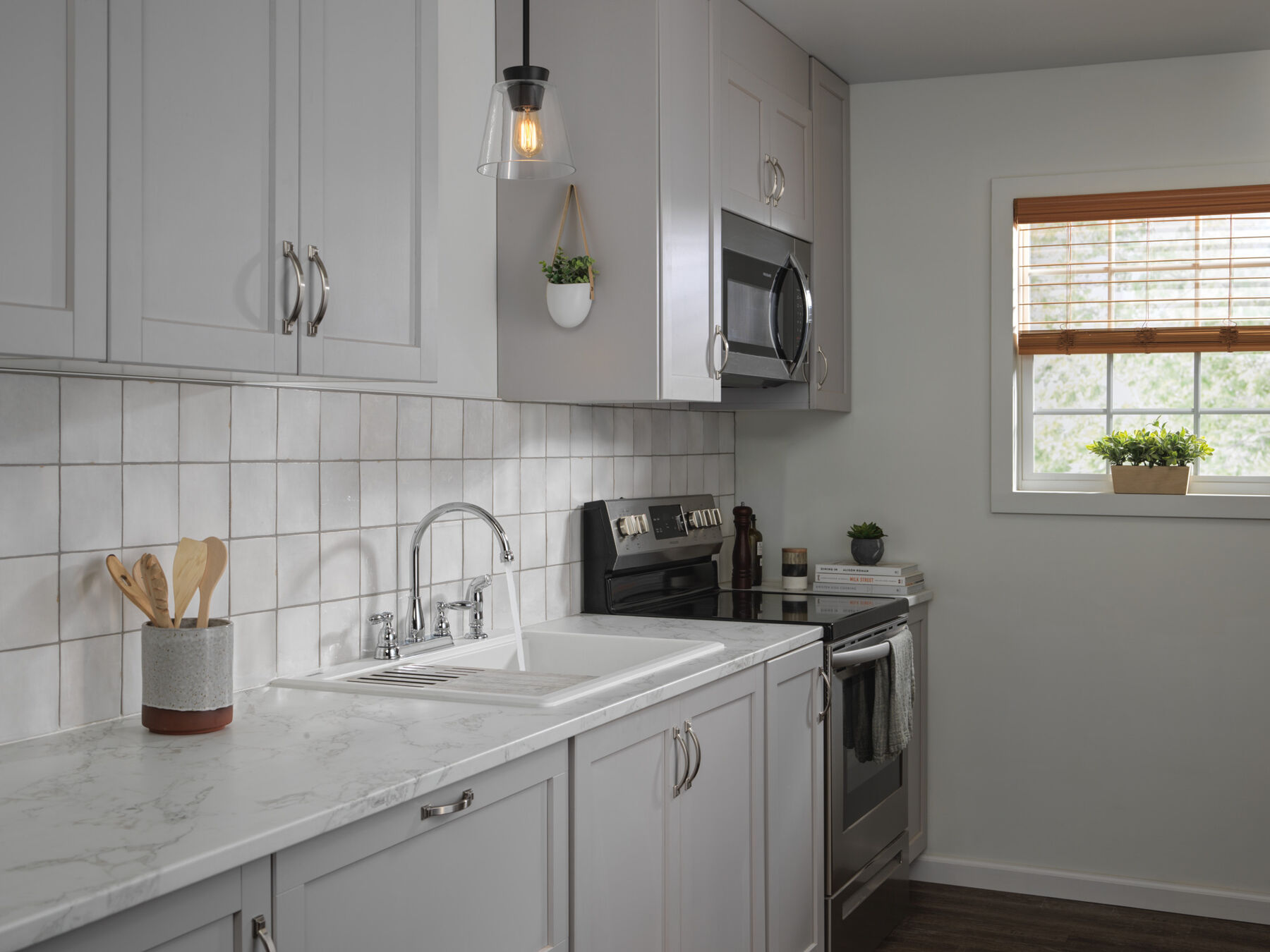 Two Handle Kitchen Faucet with Spray, image 4
