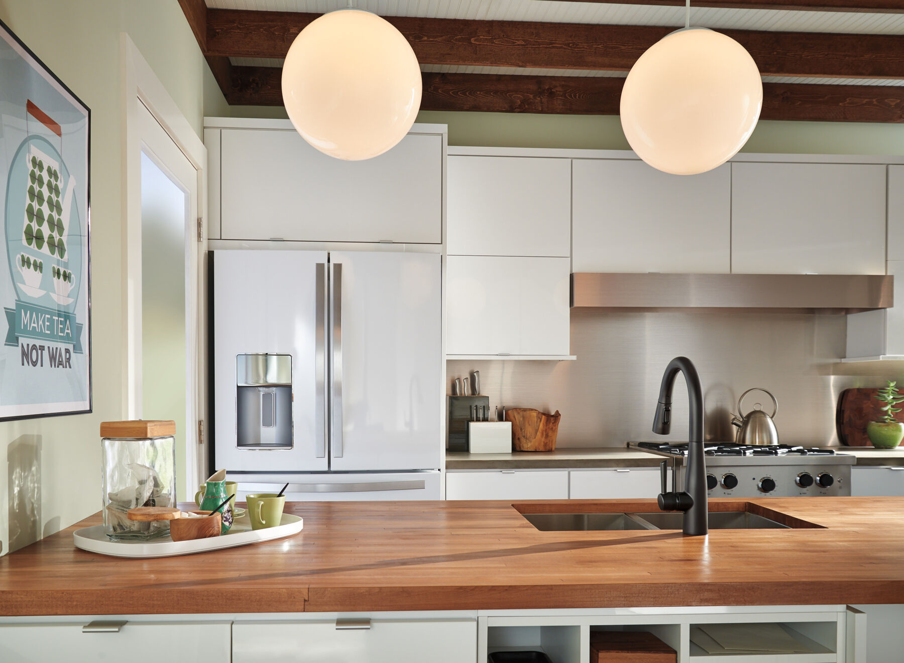 Single Handle Pull-down Kitchen Faucet (Recertified), image 3