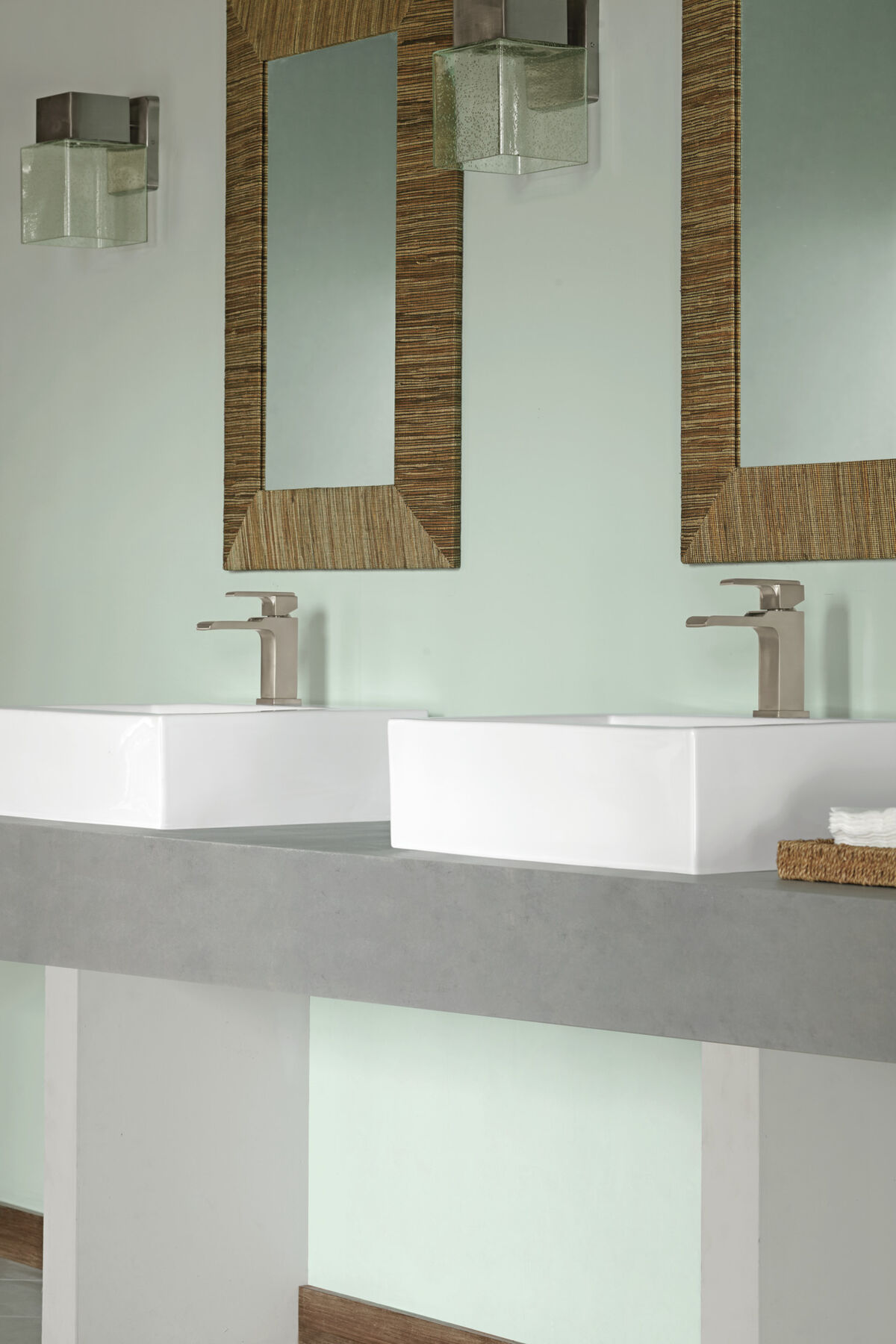 Single-Hole Channel Bathroom Faucet 1L (Recertified), image 3
