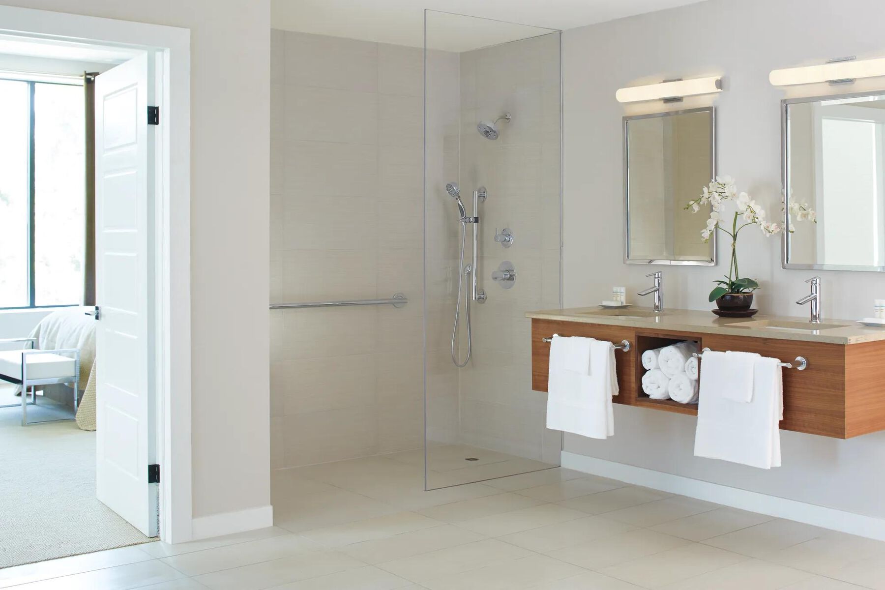 18" Towel Bar