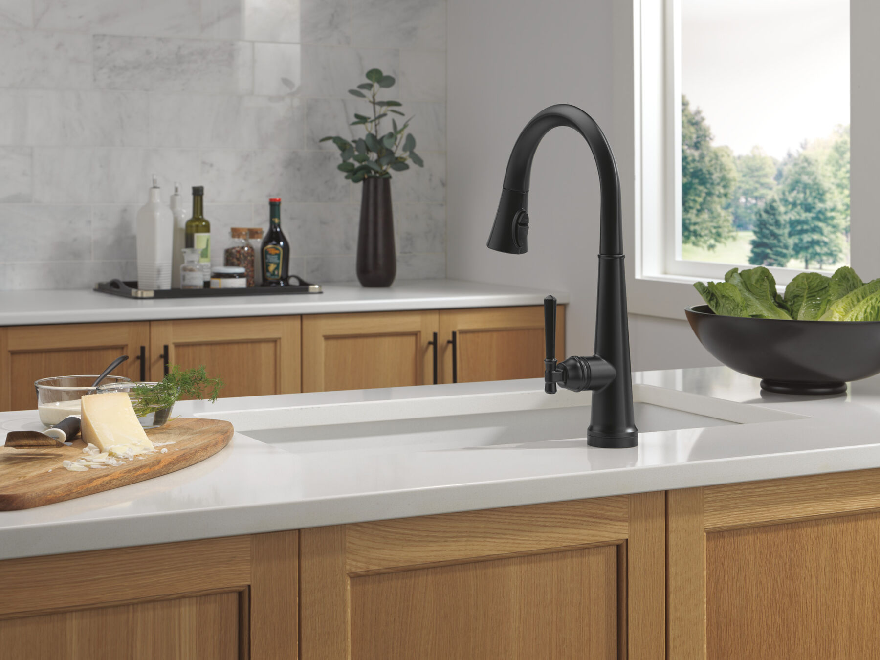 Touch<sub>2</sub>O® Technology Kitchen Faucet with Touchless Technology, image 16