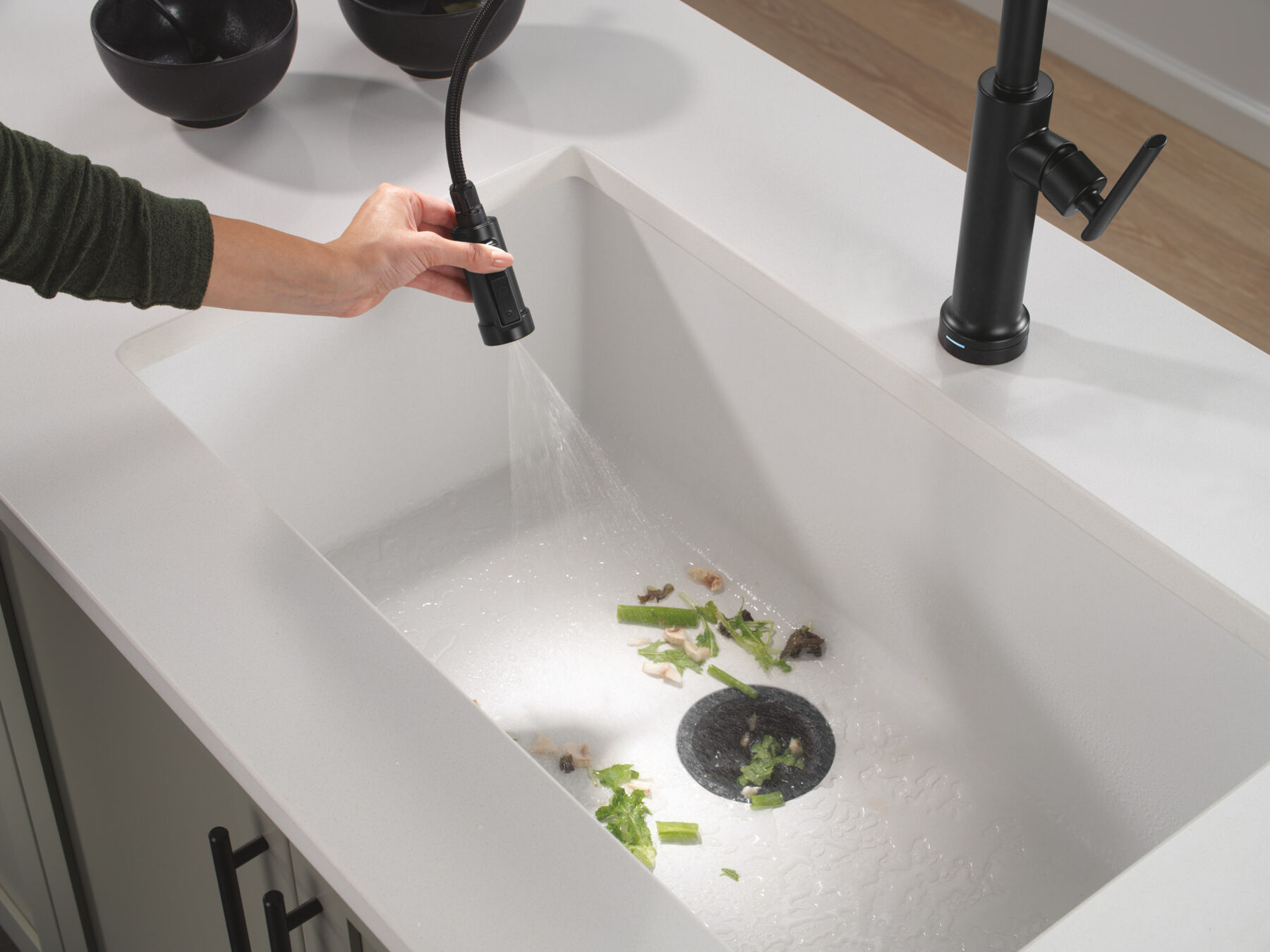 Touch2O&reg; Technology Kitchen Faucet with Touchless Technology