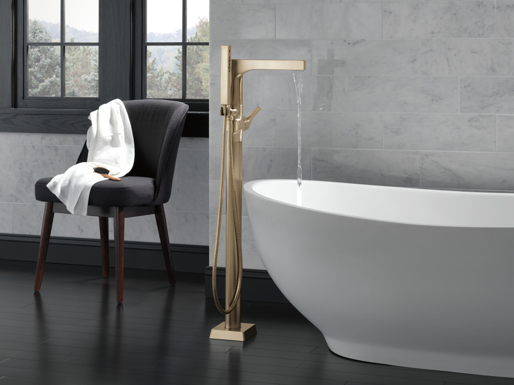 Floor Mount Tub Filler Trim w/ HS (Recertified)