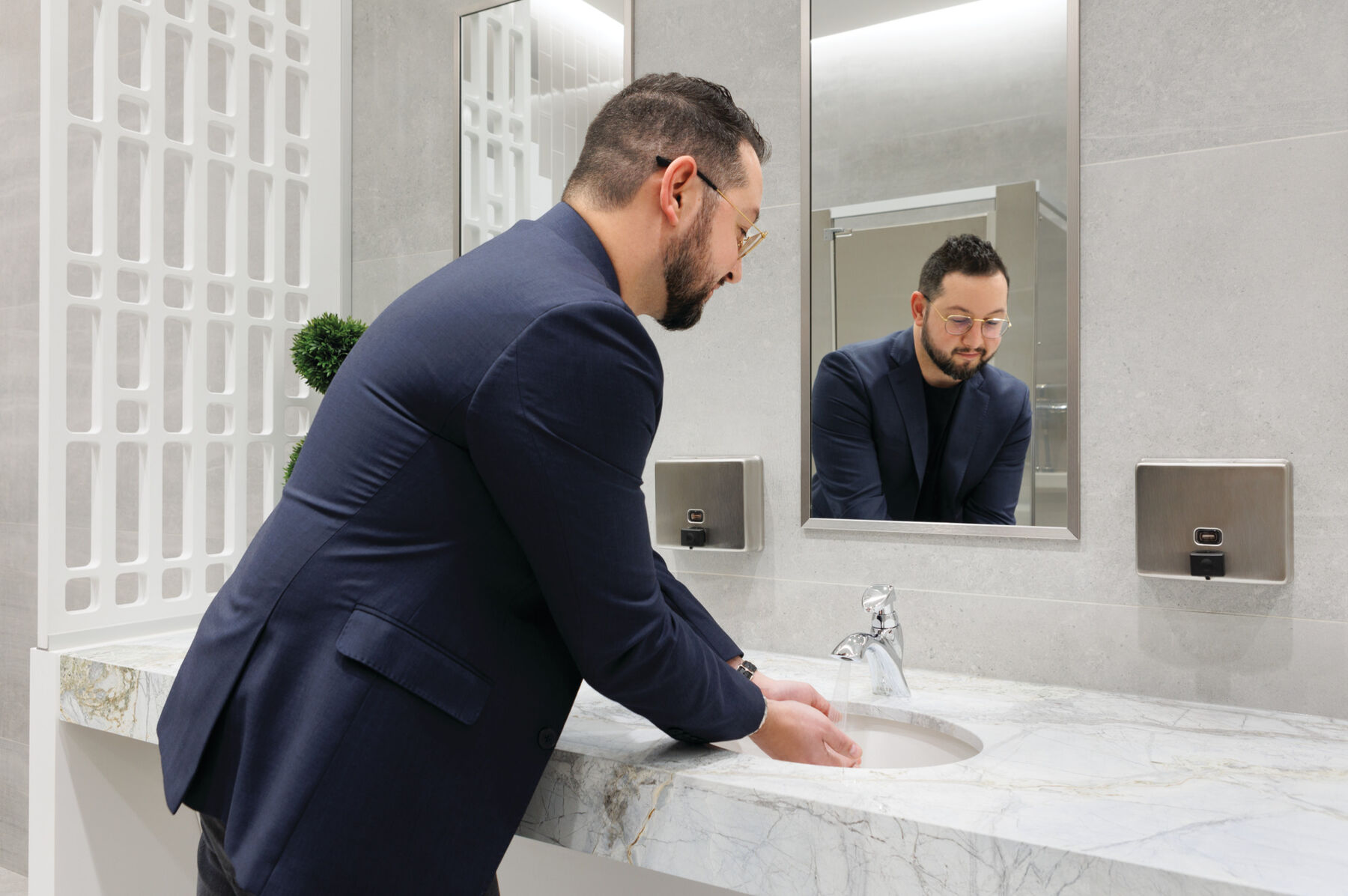 Single Hole Metering Slow-Close Bathroom Faucet