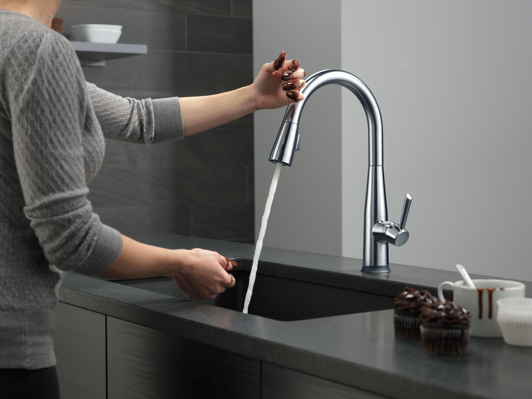 Single Handle Pull-Down Kitchen Faucet with Touch<sub>2</sub>O&reg; Technology