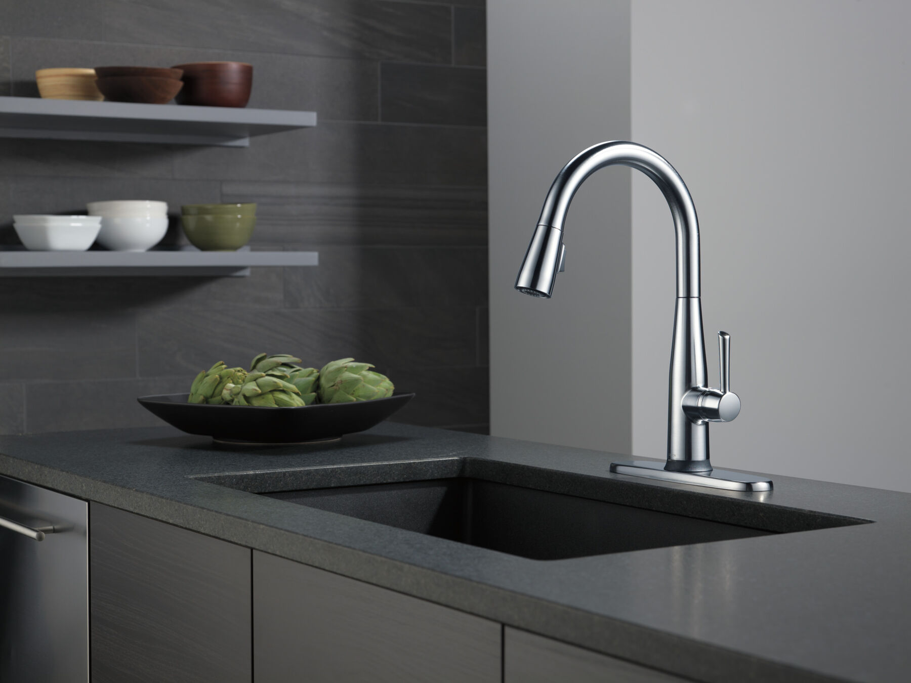 Single Handle Pull-Down Kitchen Faucet with Touch<sub>2</sub>O&reg; Technology
