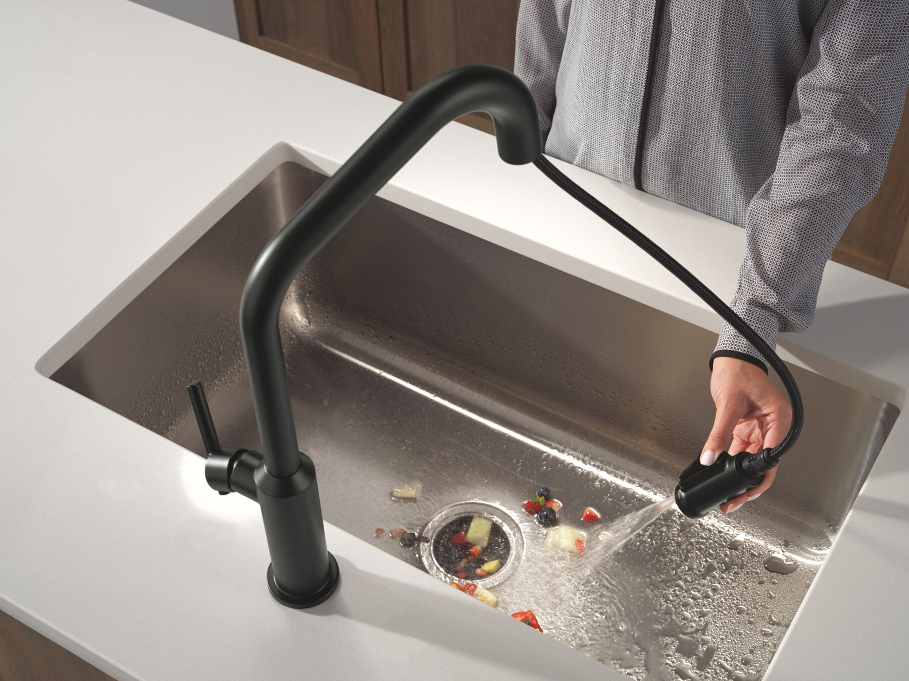 Single Handle Pull-Down Kitchen Faucet, image 4