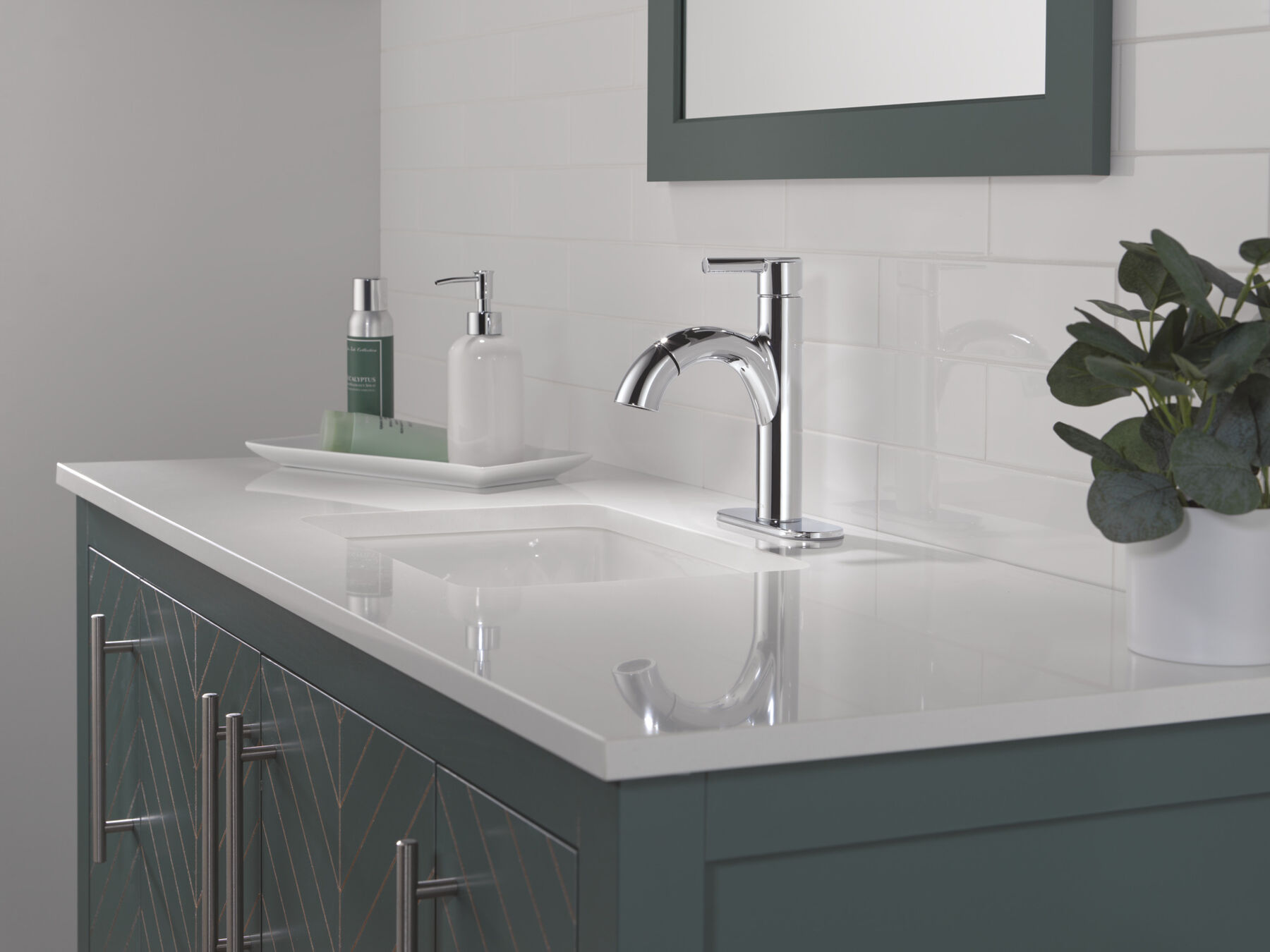 Single Handle Pull-Down Bathroom Faucet, image 4