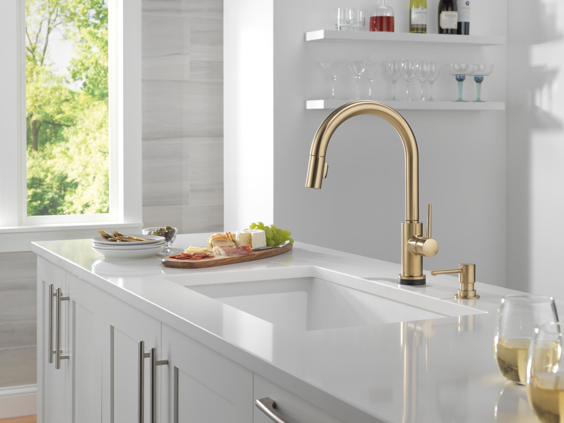 VoiceIQ® Kitchen Faucet with Touch<sub>2</sub>O® Technology with Touchless Technology, image 23