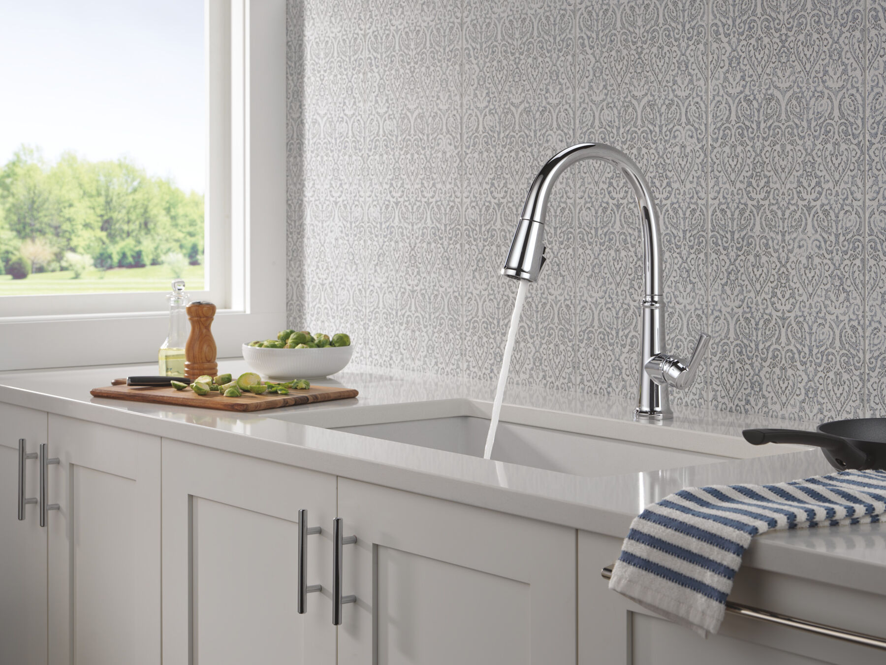 Single Handle Kitchen Pull-Down