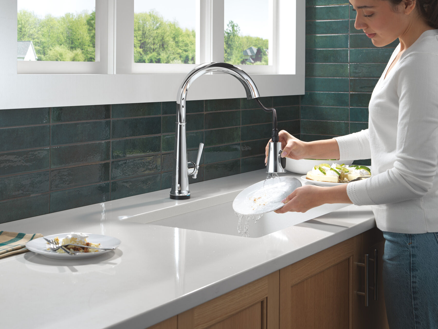 Touch<sub>2</sub>O® Technology Kitchen Faucet with Touchless Technology, image 8