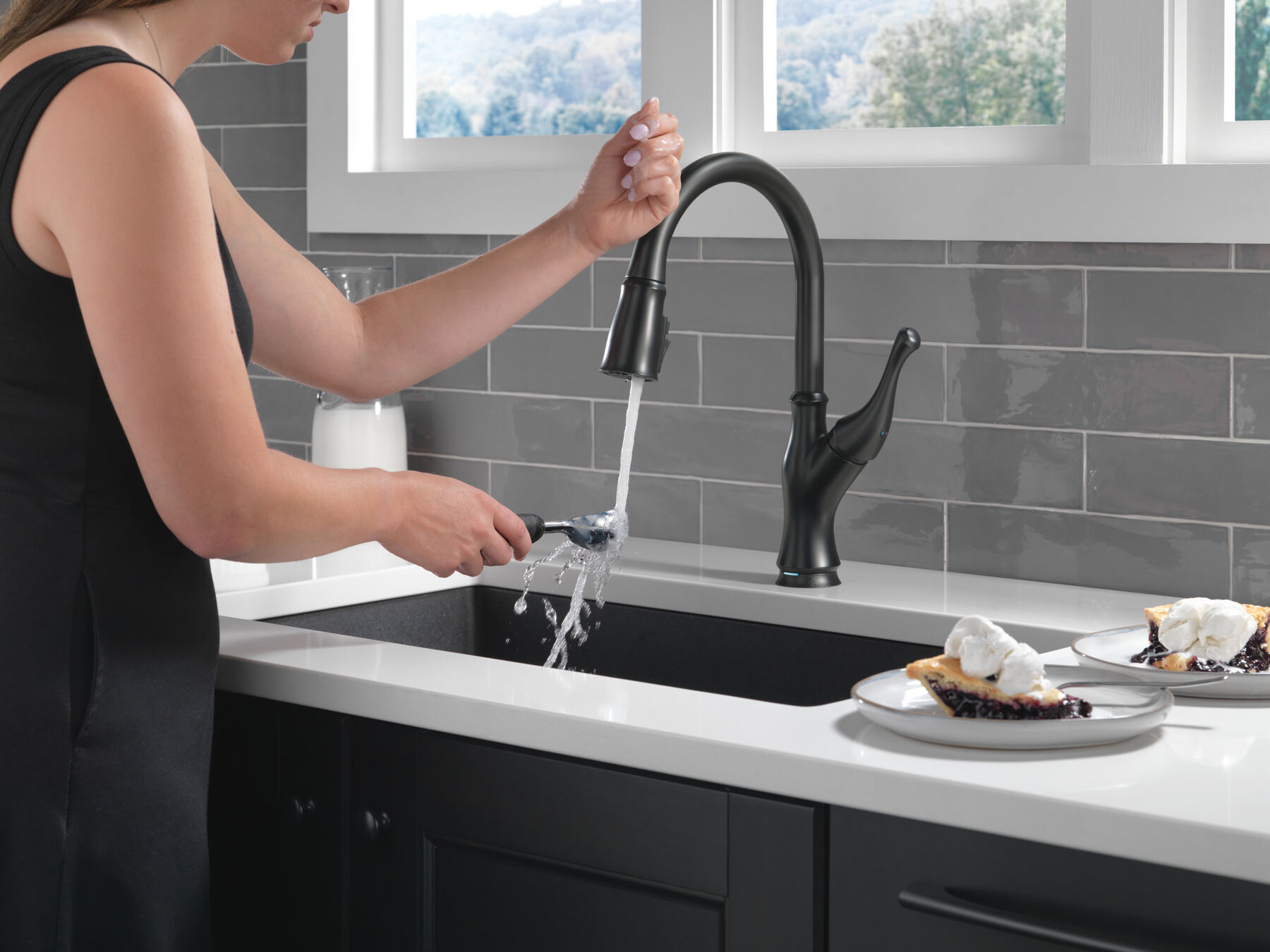 Single-Handle Pull-Down Kitchen Faucet with Touch<sub>2</sub>O&reg; Technology Technology