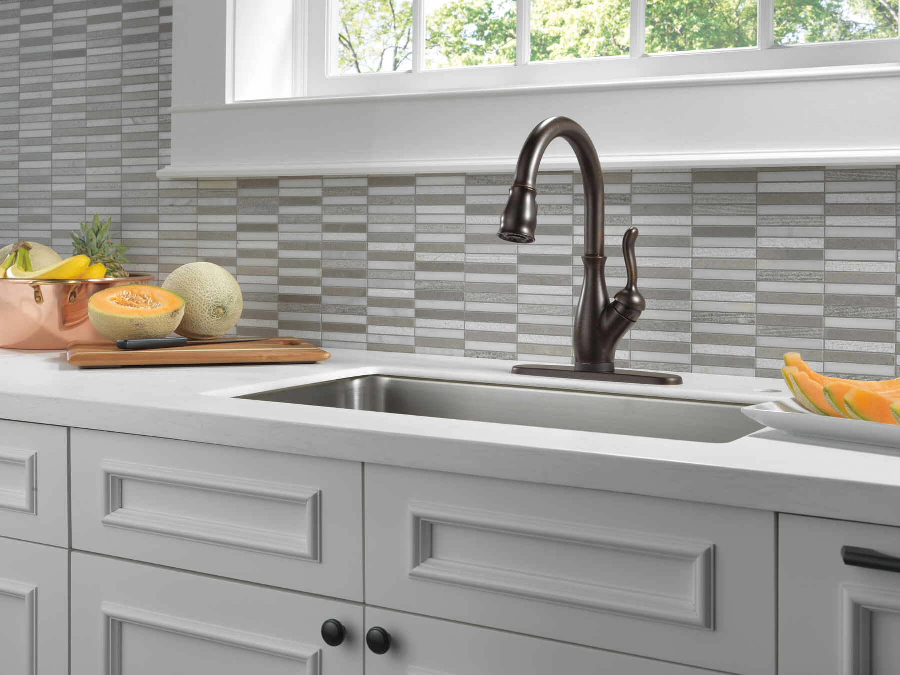 Single Handle Pull-Down Kitchen Faucet with Touch<sub>2</sub>O® and ShieldSpray® Technologies, image 4