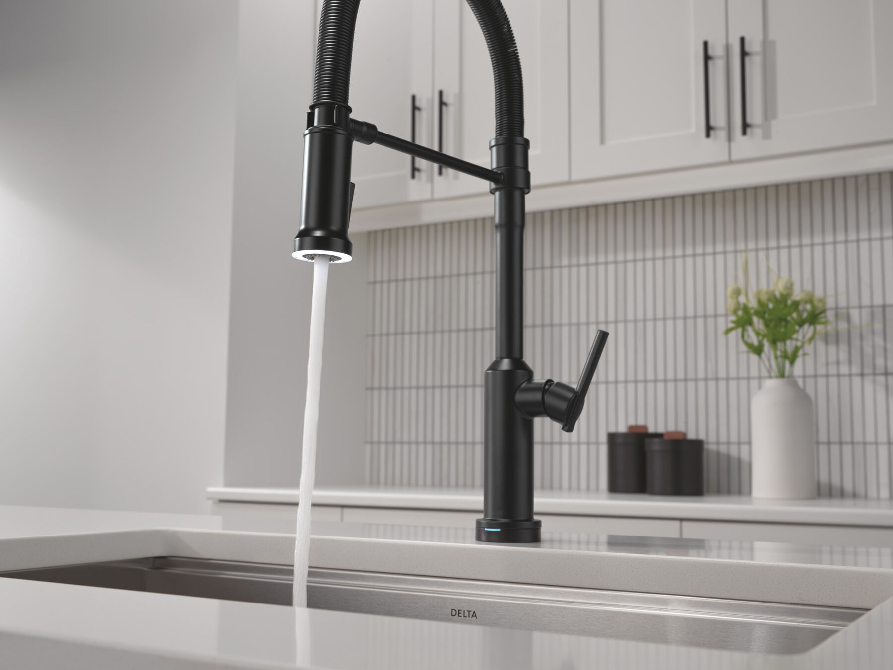 Touch2O&reg; Technology Kitchen Faucet with Touchless Technology, image 23