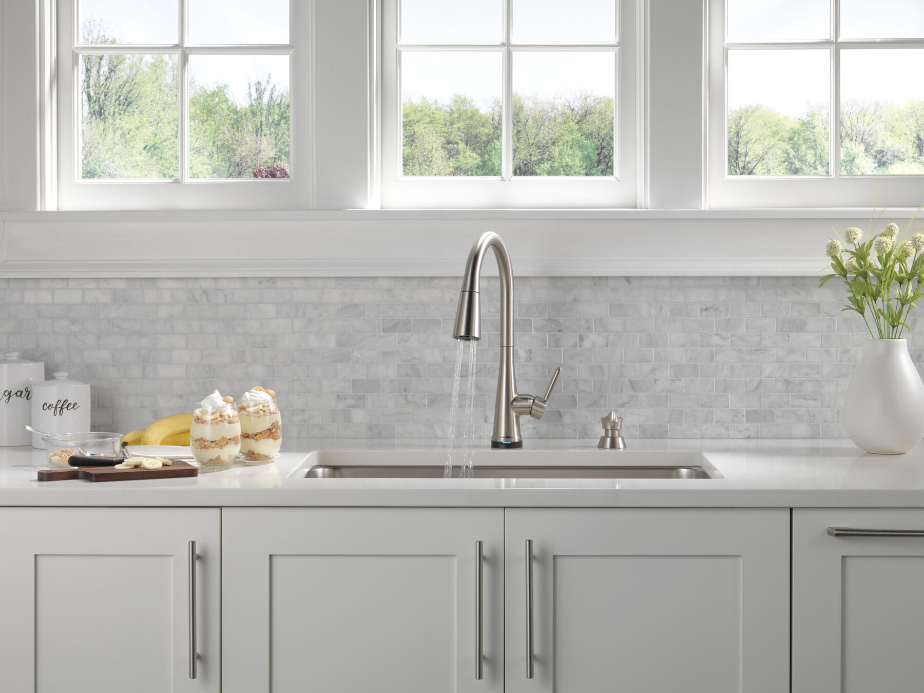 Single Handle Pull-Down Kitchen Faucet with Soap Dispenser and Touch<sub>2</sub>O&reg; Technology Technology