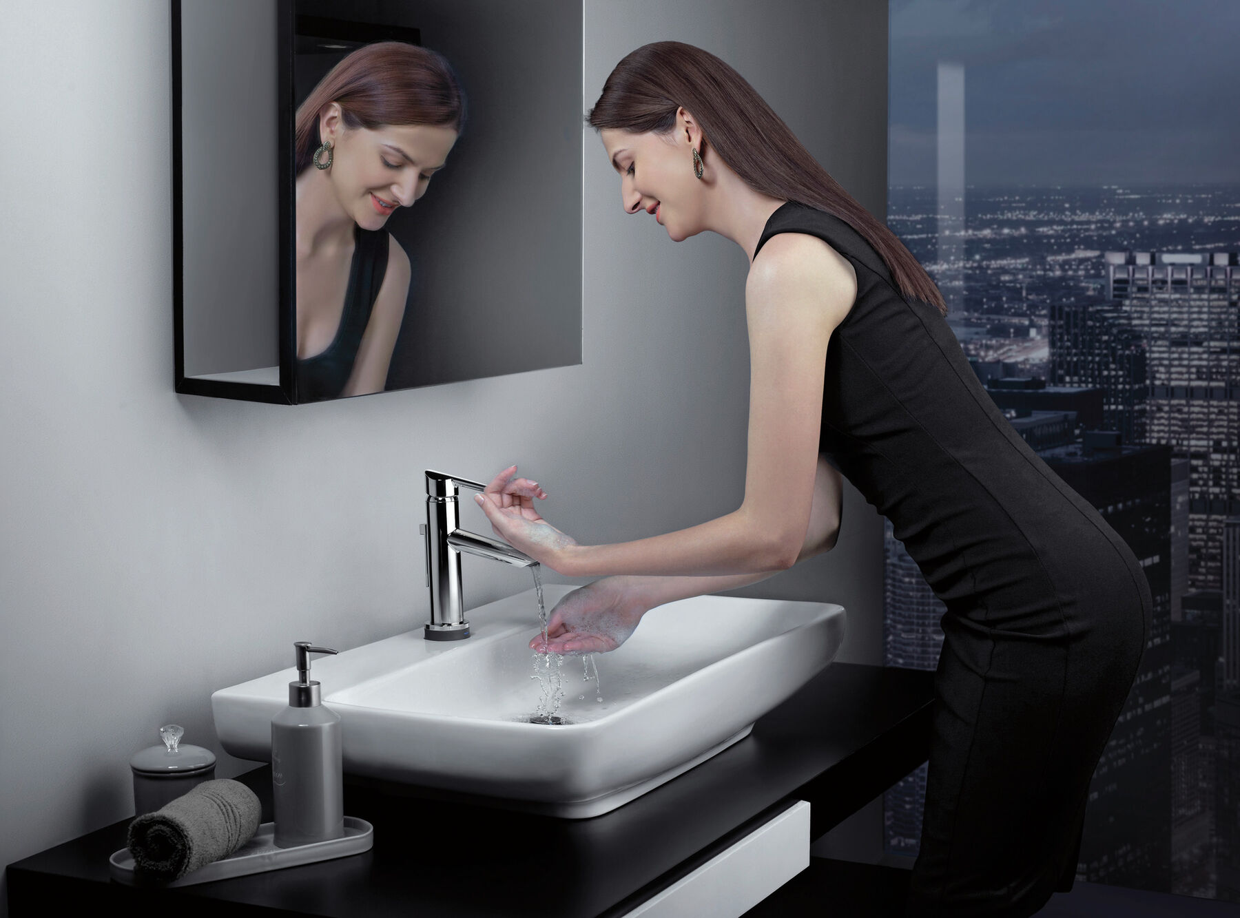 Single Handle Bathroom Faucet with Touch<sub>2</sub>O.xt® Technology, image 3