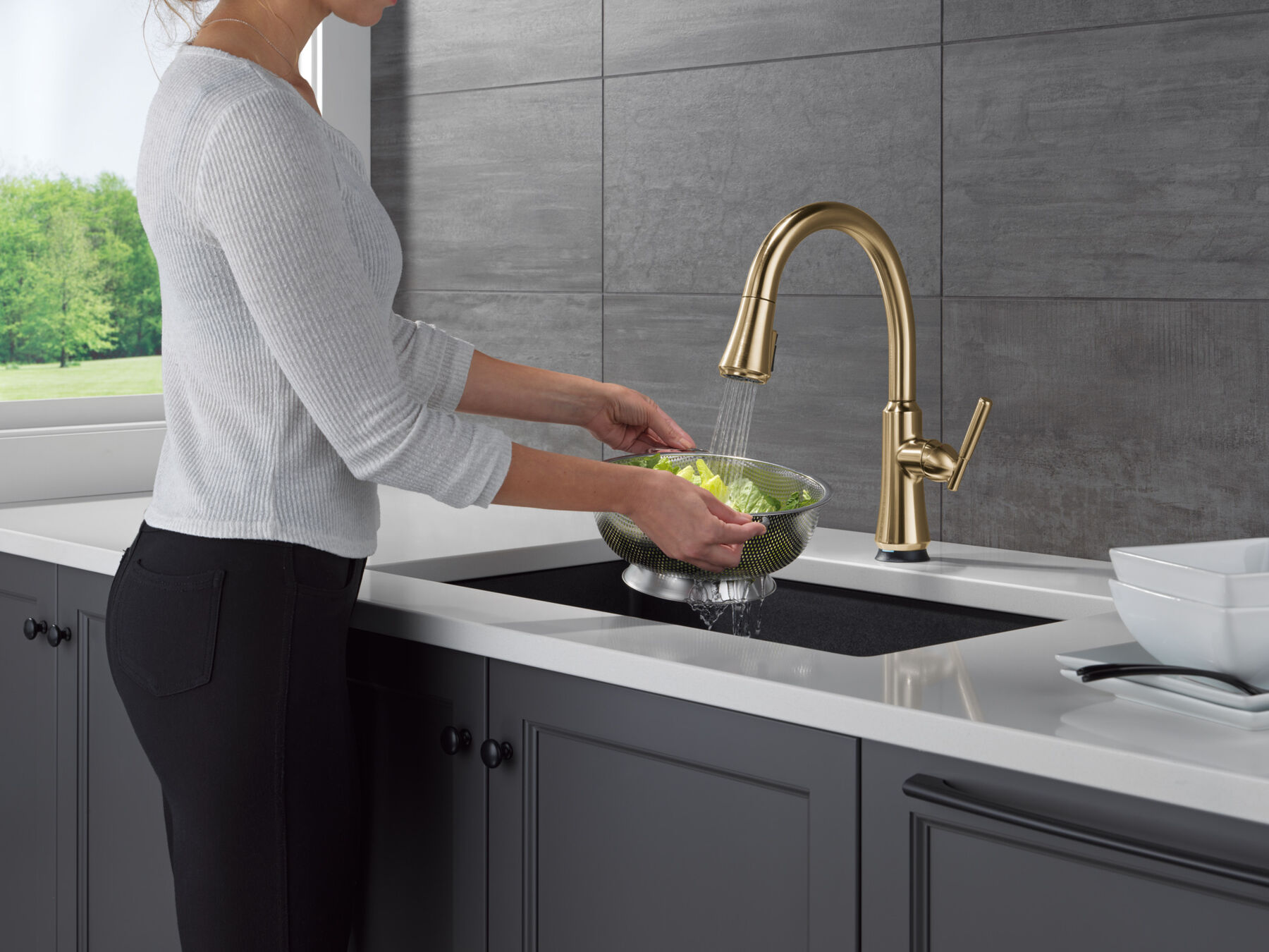 Touch<sub>2</sub>O&reg; Technology Kitchen Faucet with Touchless Technology