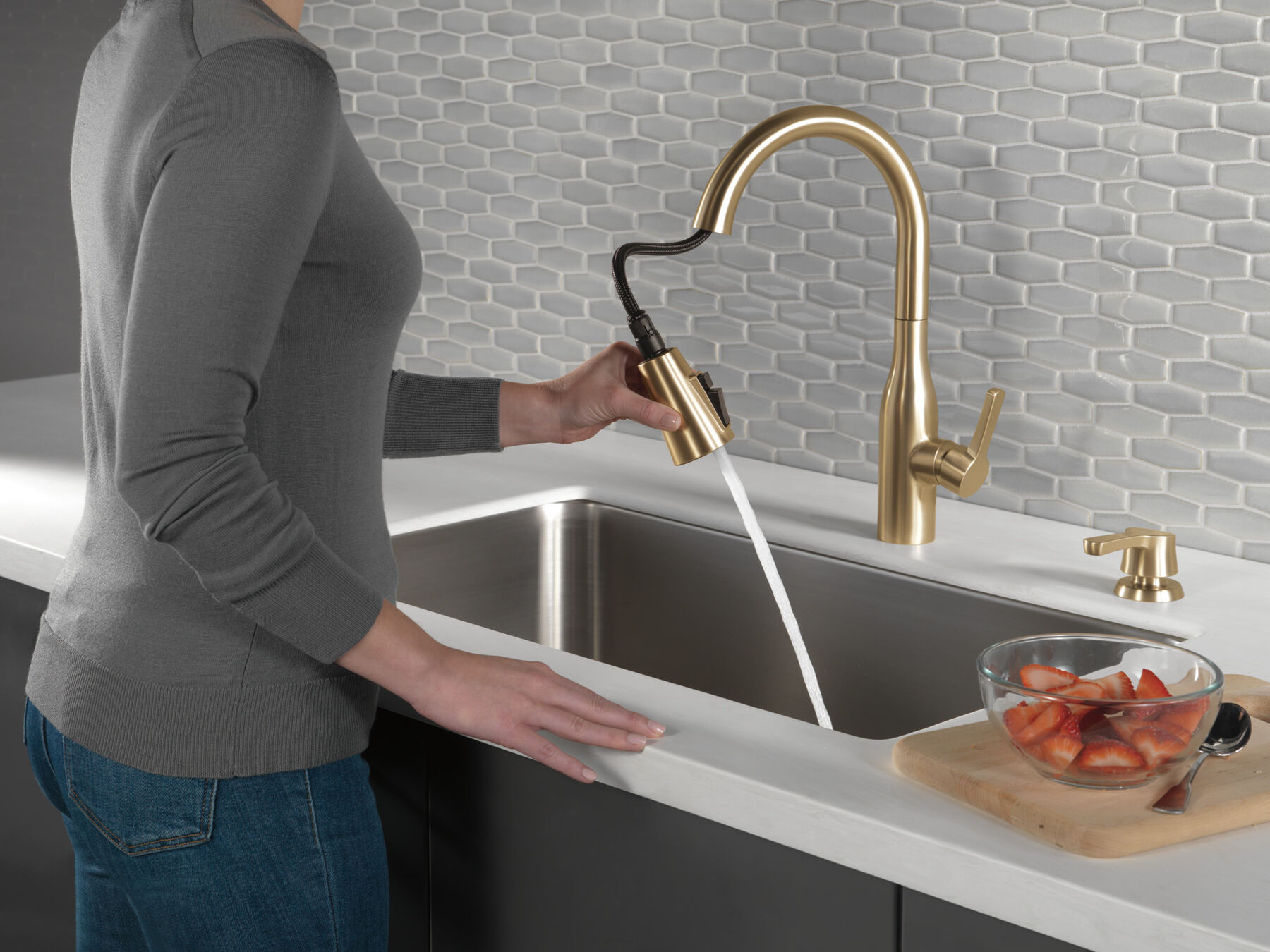 Pull-Down Kitchen Faucet 1L w/Soap (Recertified), image 5